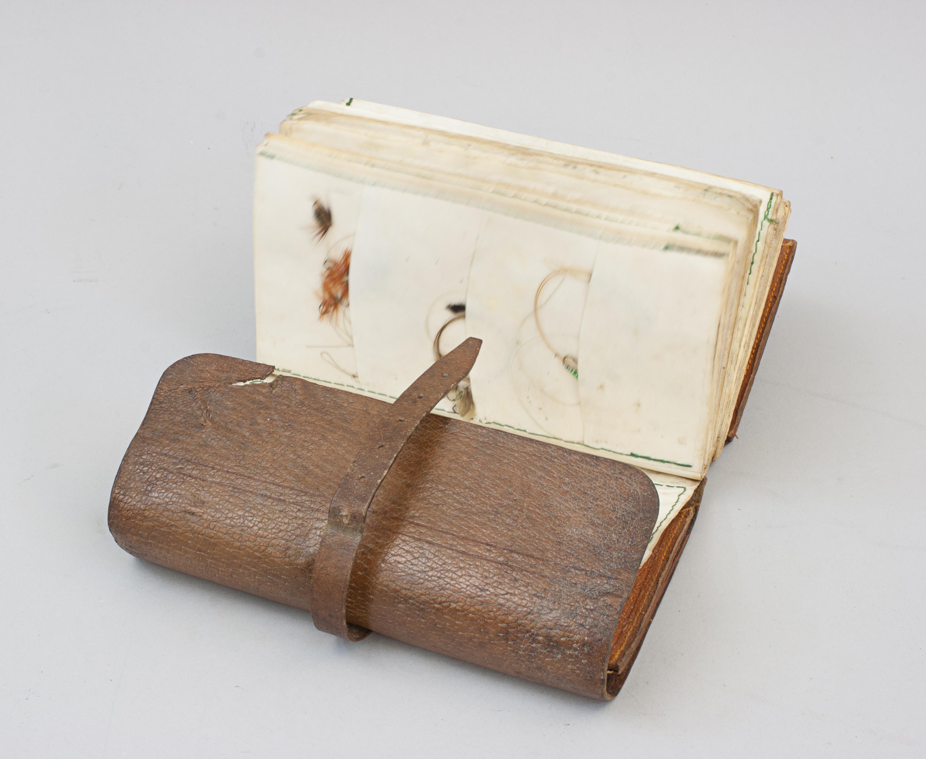 Vintage Leather Fly Fishing Wallet, Sport Fishing. In Fair Condition For Sale In Oxfordshire, GB