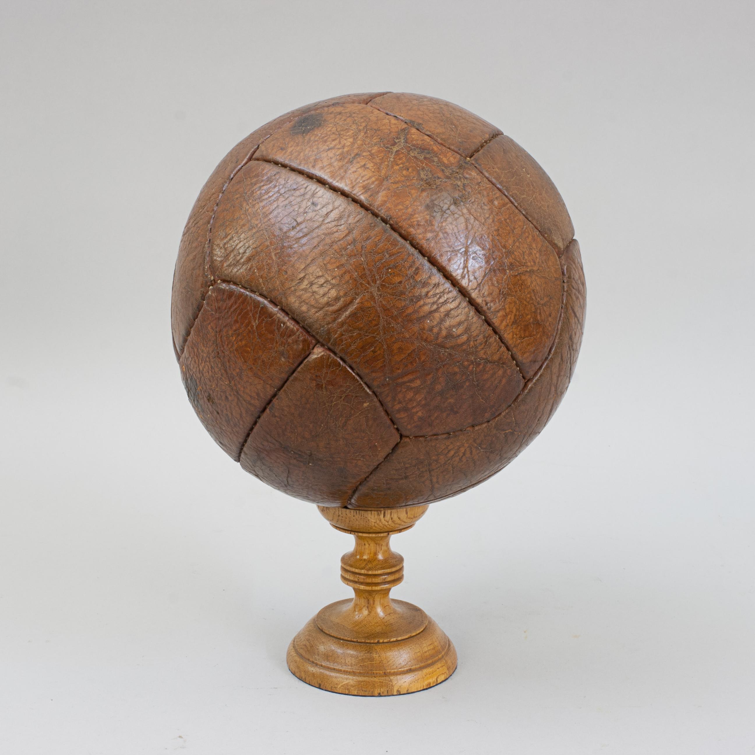 Vintage Leder Fußball im Angebot 1