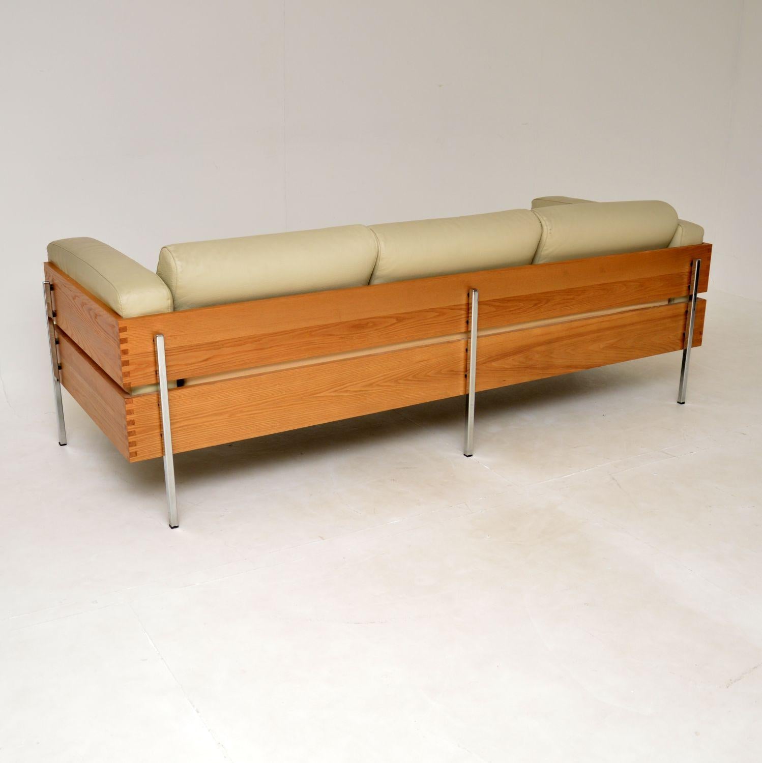 Vintage Leather Forum Sofa by Robin Day for Habitat 4