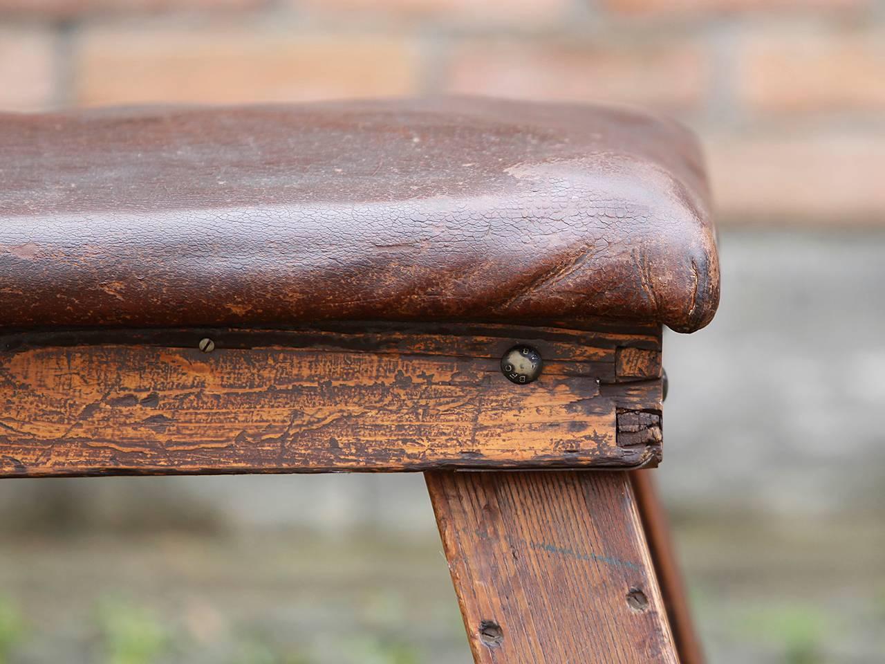 Vintage Leather Gym Bench, 1930s In Good Condition In Wien, AT