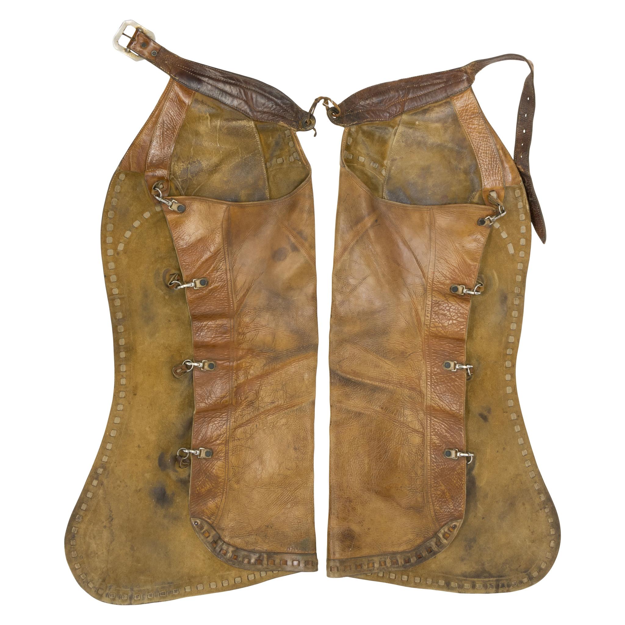 Vintage Leather Heiser Batwing Chaps In Good Condition For Sale In Coeur d'Alene, ID