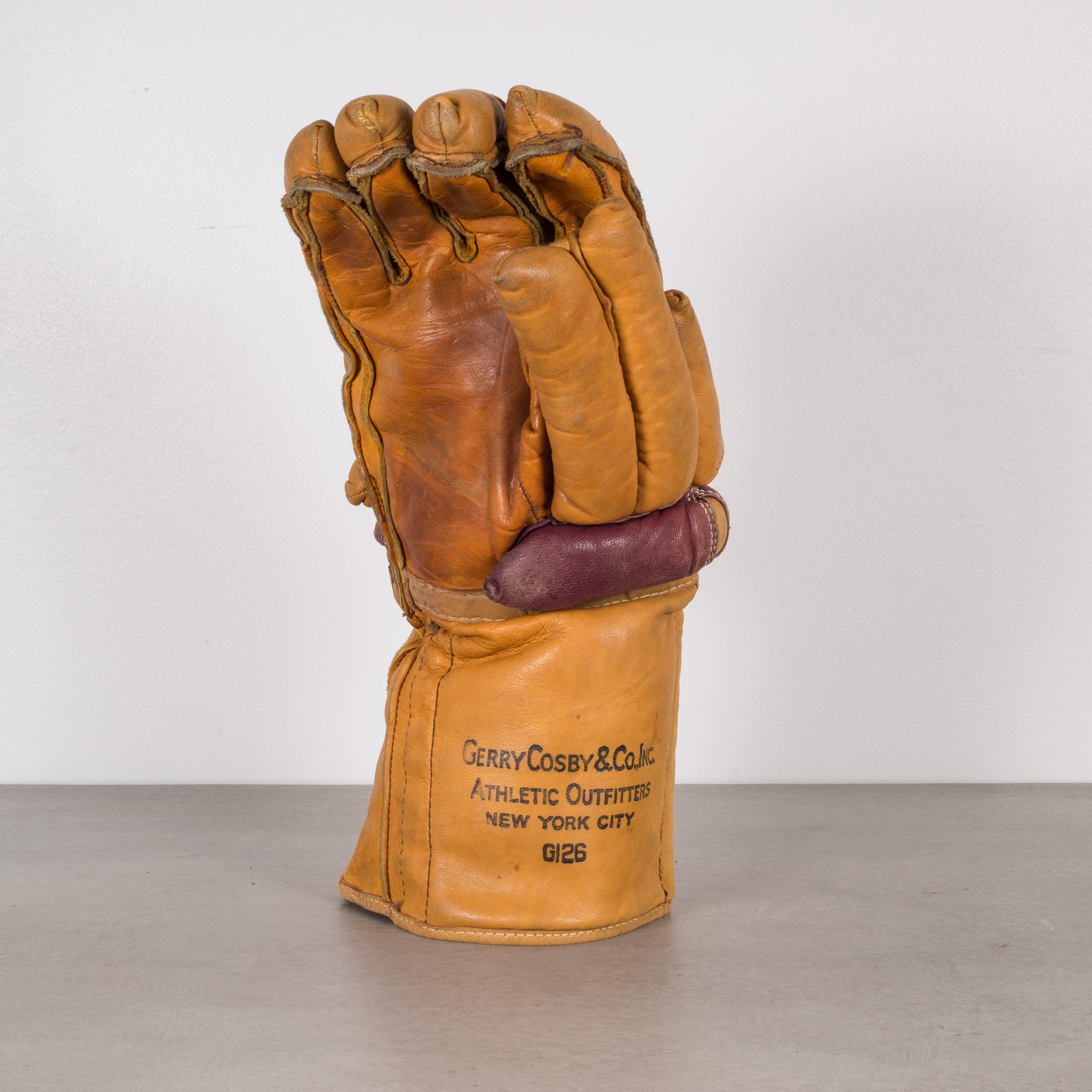 About

This is an original heavily padded leather hockey glove with three colors of leather. This glove has retained its original color and the leather is very soft.

Creator Gerry Cosby & Co. Inc.
Date of manufacture: circa