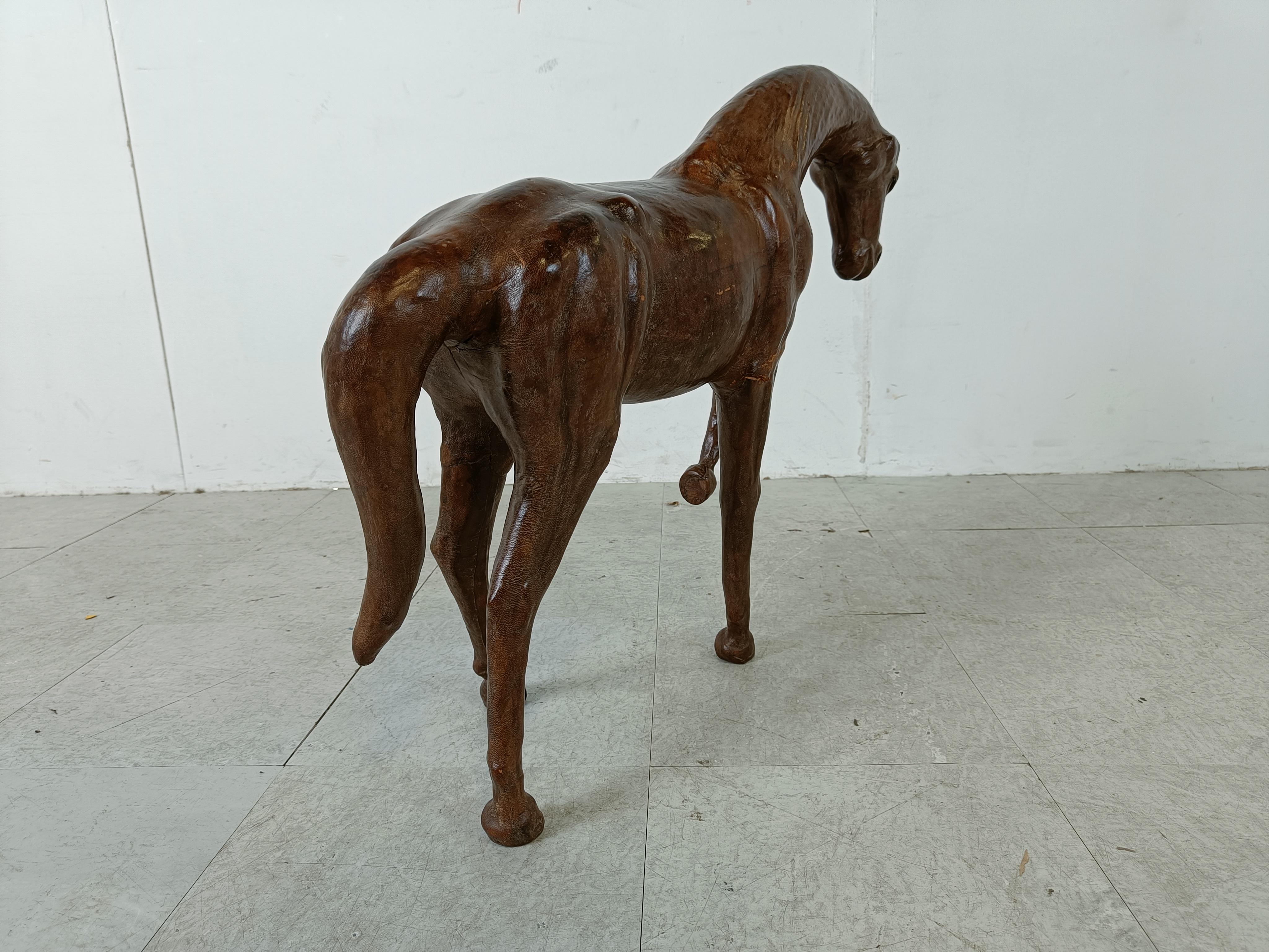 Figure de cheval vintage en cuir, années 1960 en vente 3