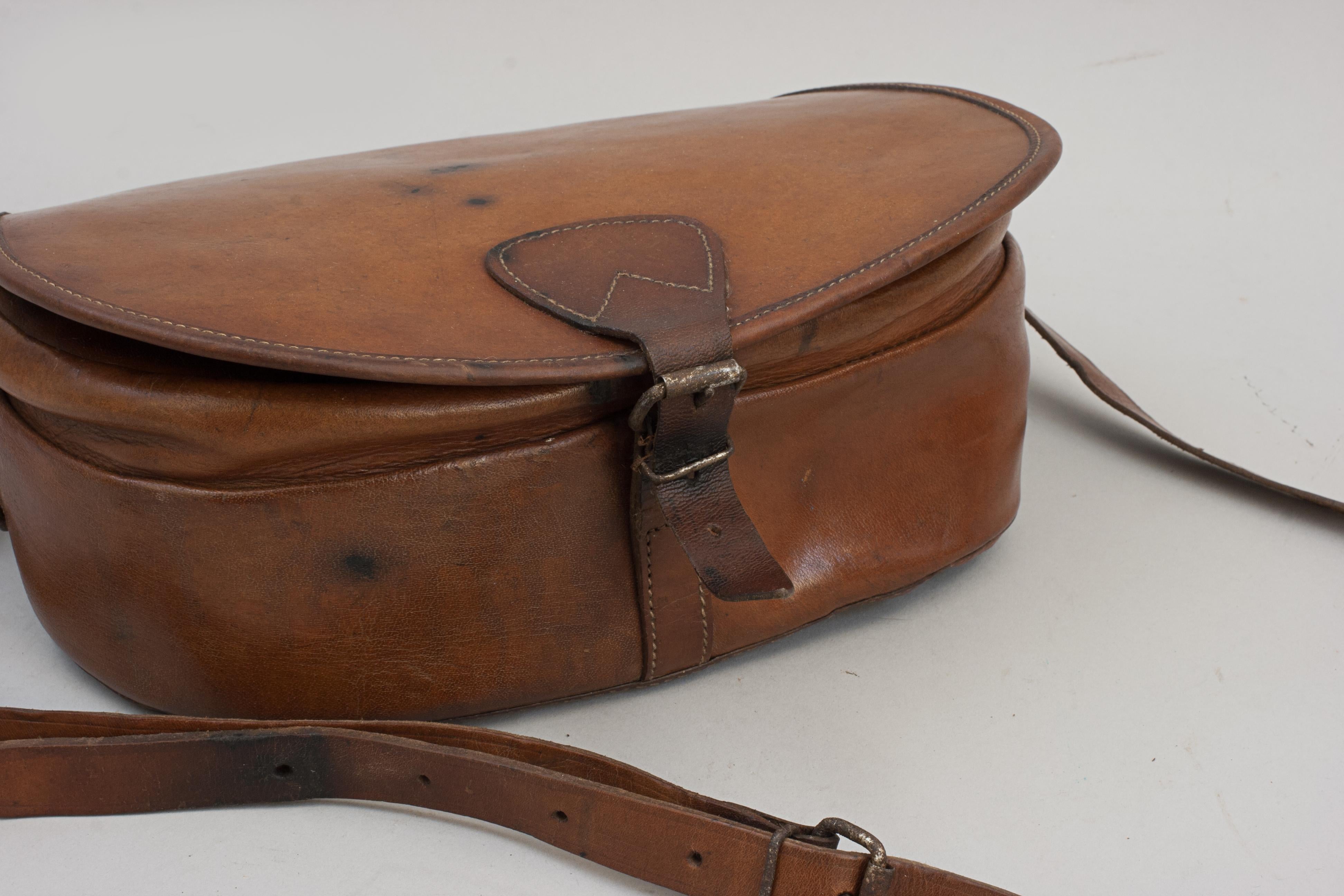 Vintage Leather Hunting, Shooting Cartridge Bag. For Sale 3