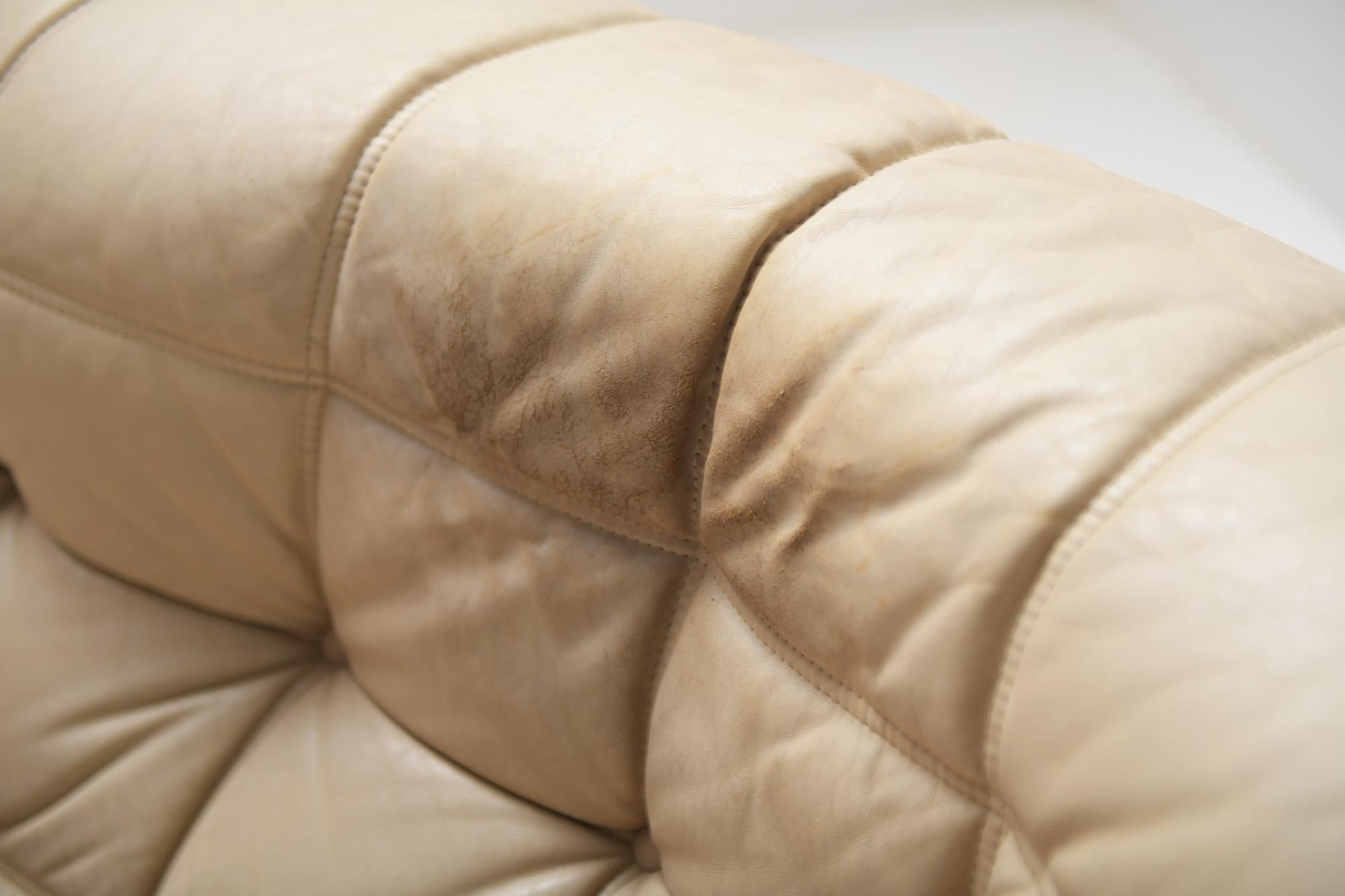 20ième siècle Sofa Kashima en cuir crème de Michel Ducaroy pour Ligne Roset