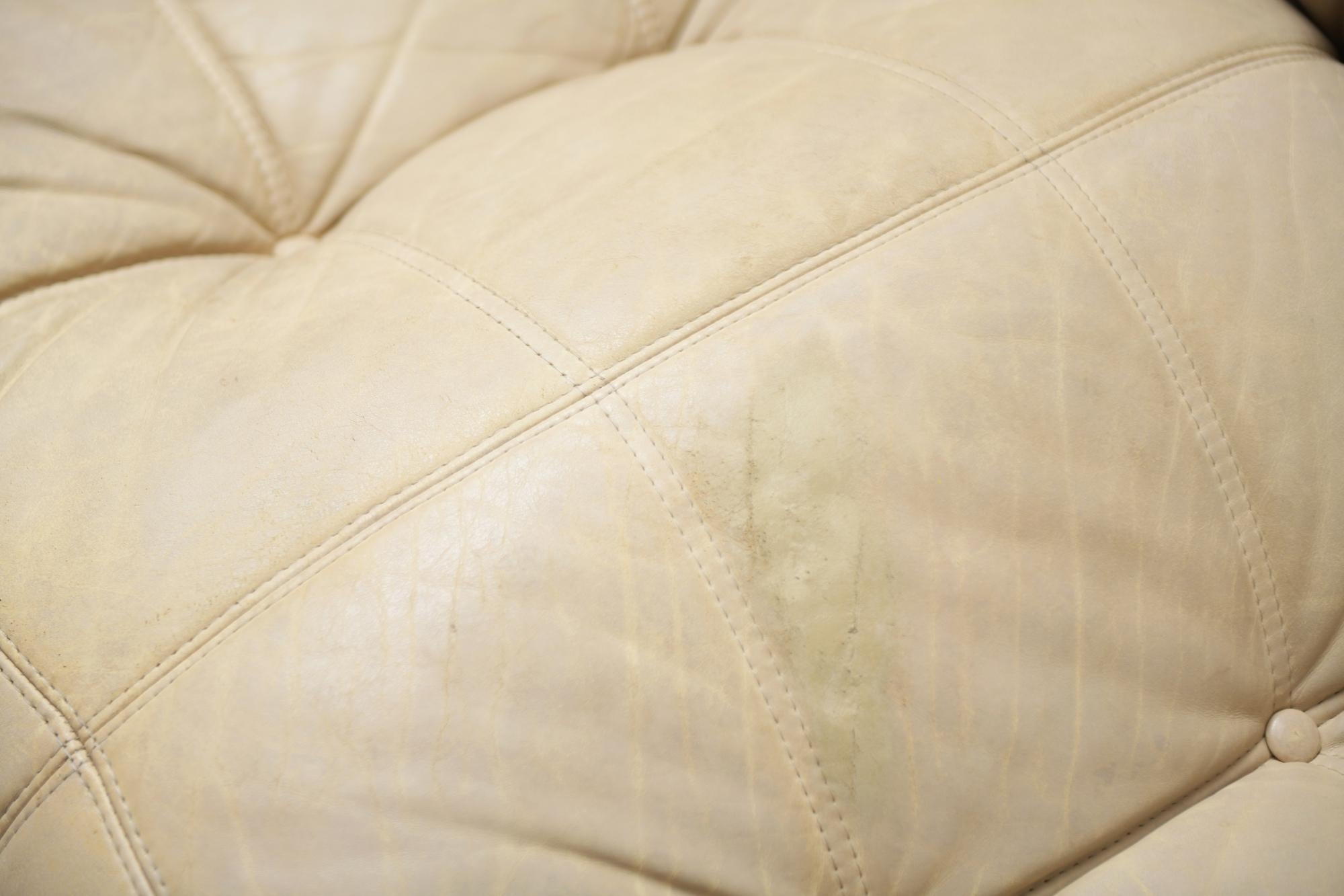 Sofa Kashima en cuir crème de Michel Ducaroy pour Ligne Roset 2