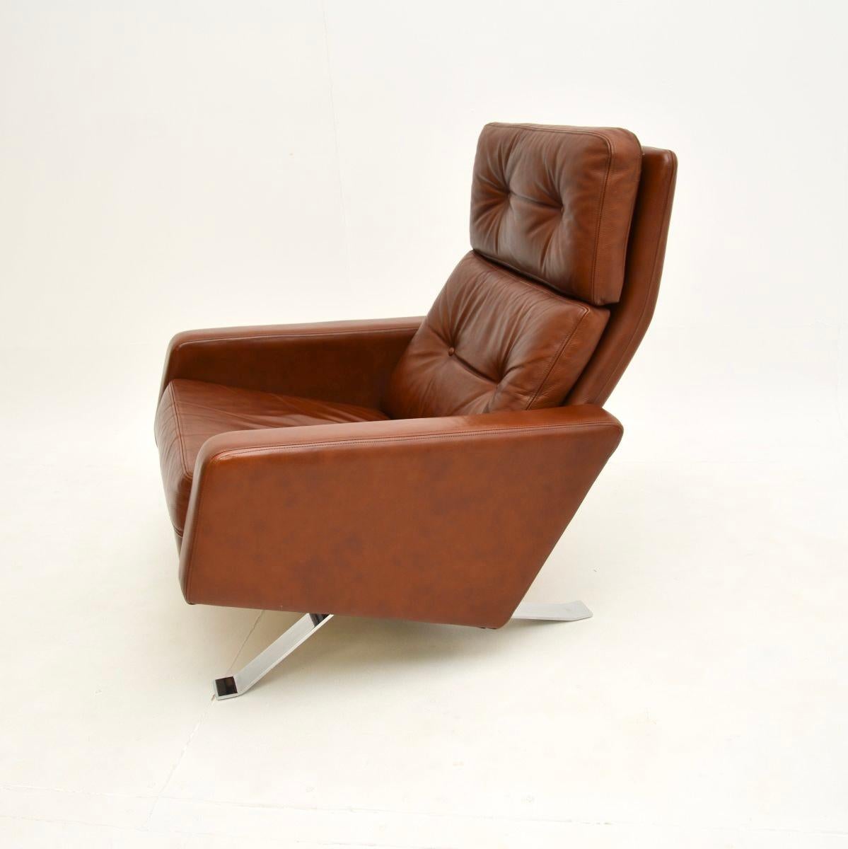 Mid-20th Century Vintage Leather Leo Armchair and Stool by Robin Day for Hille For Sale