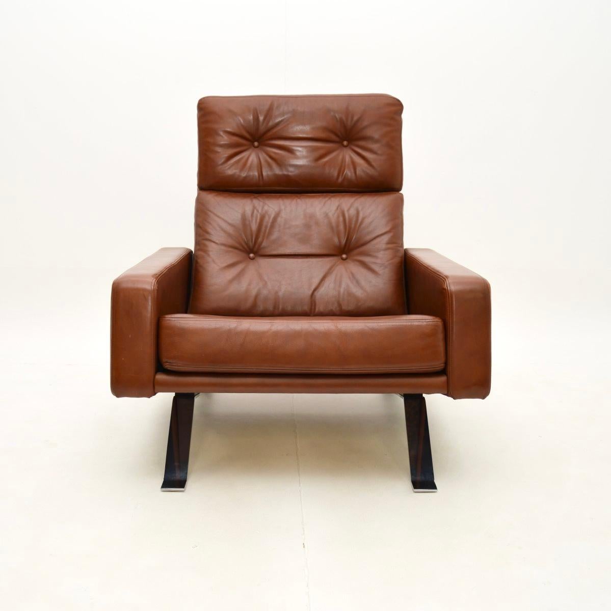 Vintage Leather Leo Armchair and Stool by Robin Day for Hille For Sale 1