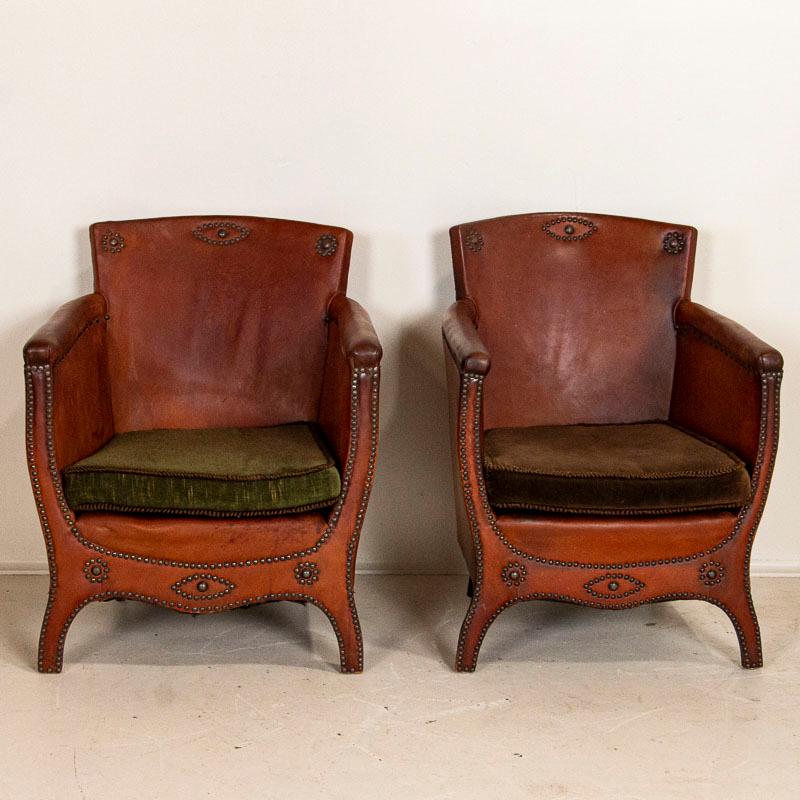 Vintage Leather Small Sofa and Pair of Club Chairs, Set of 3 5