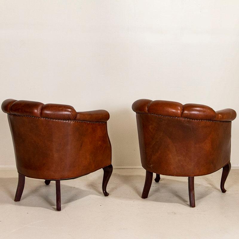 Vintage Leather Loveseat and Pair of Club Chairs, Set of 3 5
