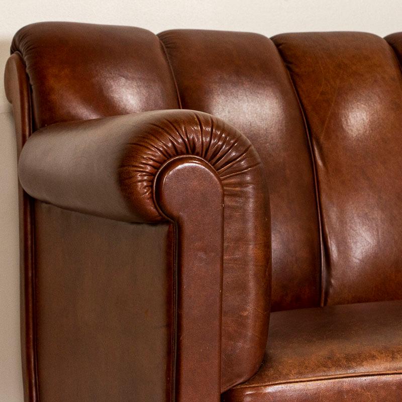 Vintage Leather Loveseat and Pair of Club Chairs, Set of 3 In Good Condition In Round Top, TX