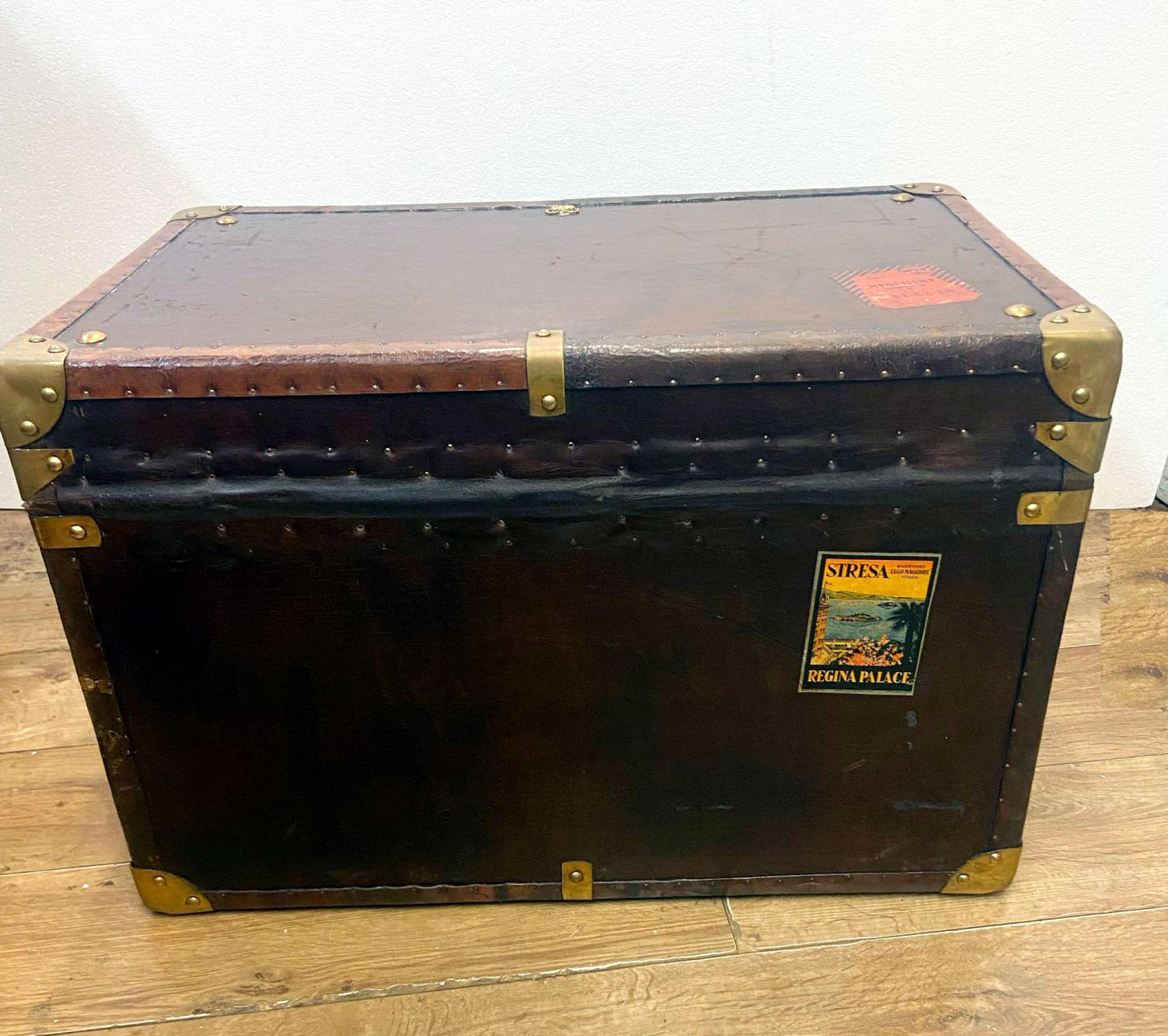Fin du 20e siècle Table basse en cuir pour malle à vapeur Vintage Luggage Case Steamer Trunk en vente