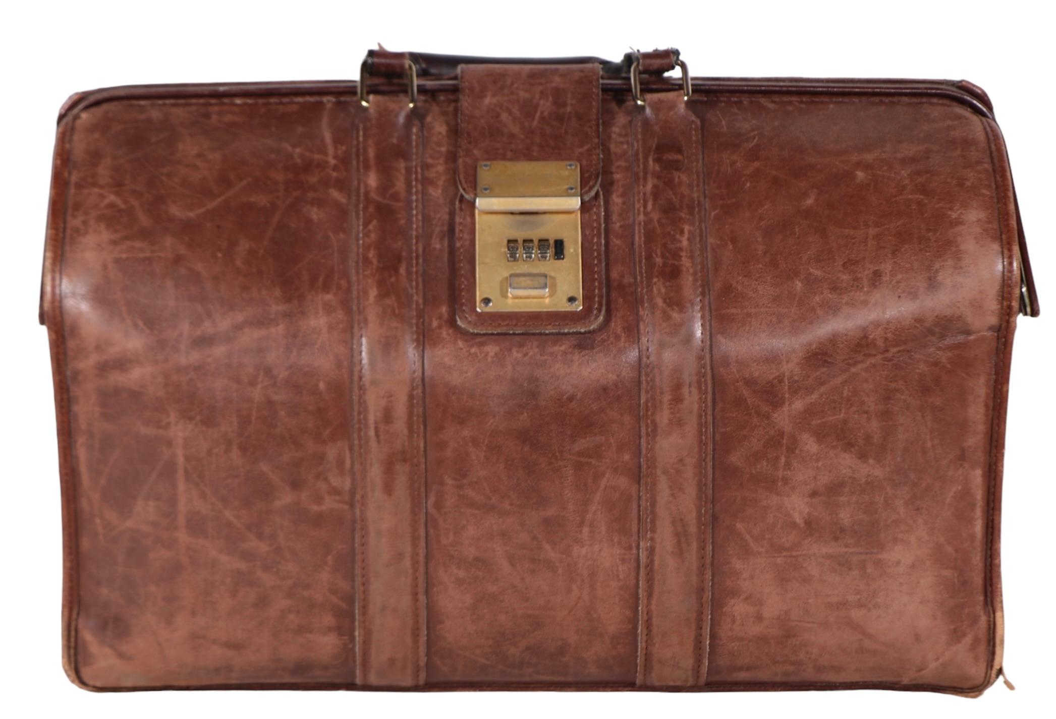 American Vintage Leather Luggage  Valise Suitcase Handbag For Sale