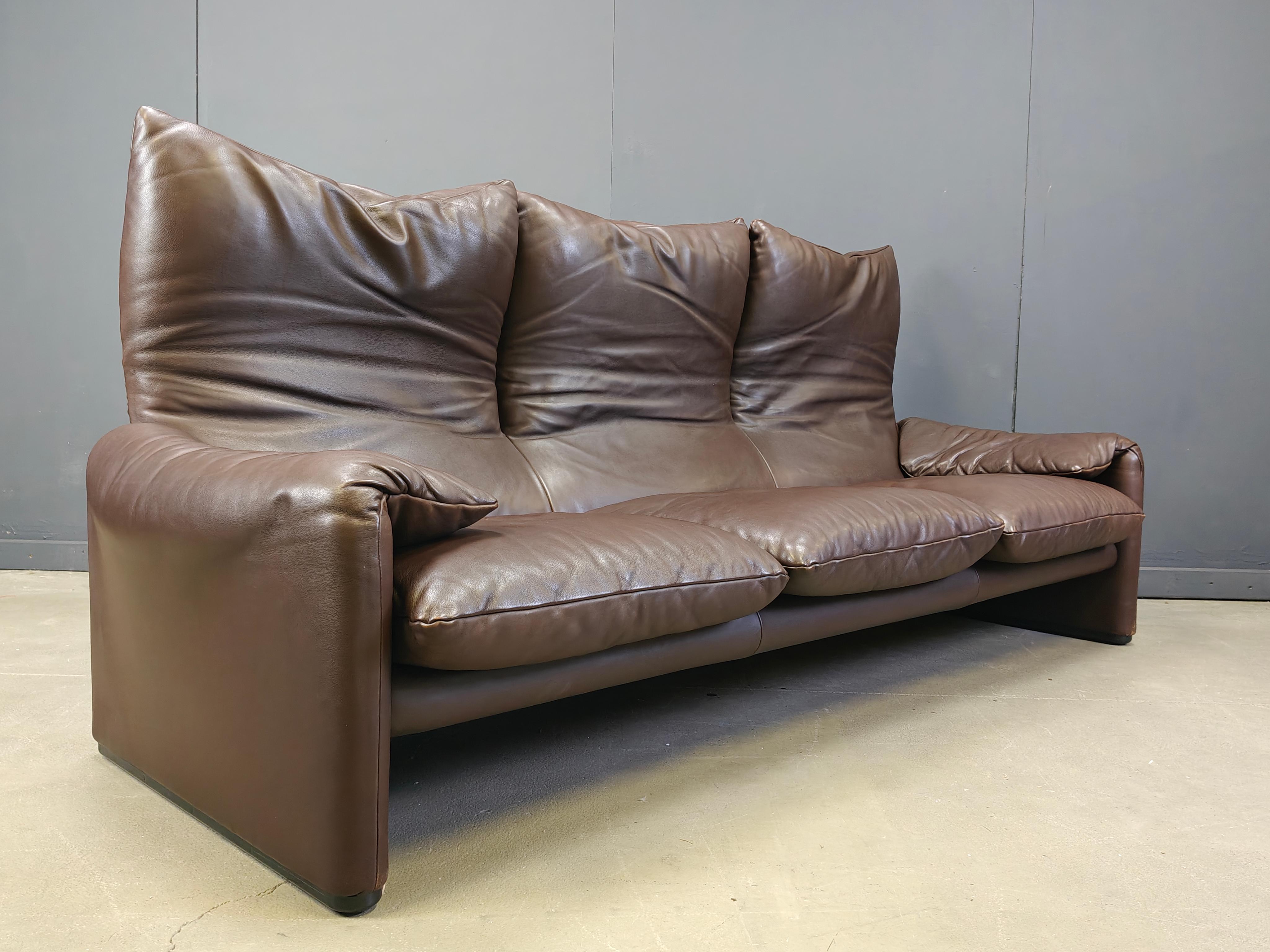 Juego de sofás de 3 plazas Maralunga de cuero vintage de Vico Magistretti para Cassina, 1973 finales del siglo XX en venta