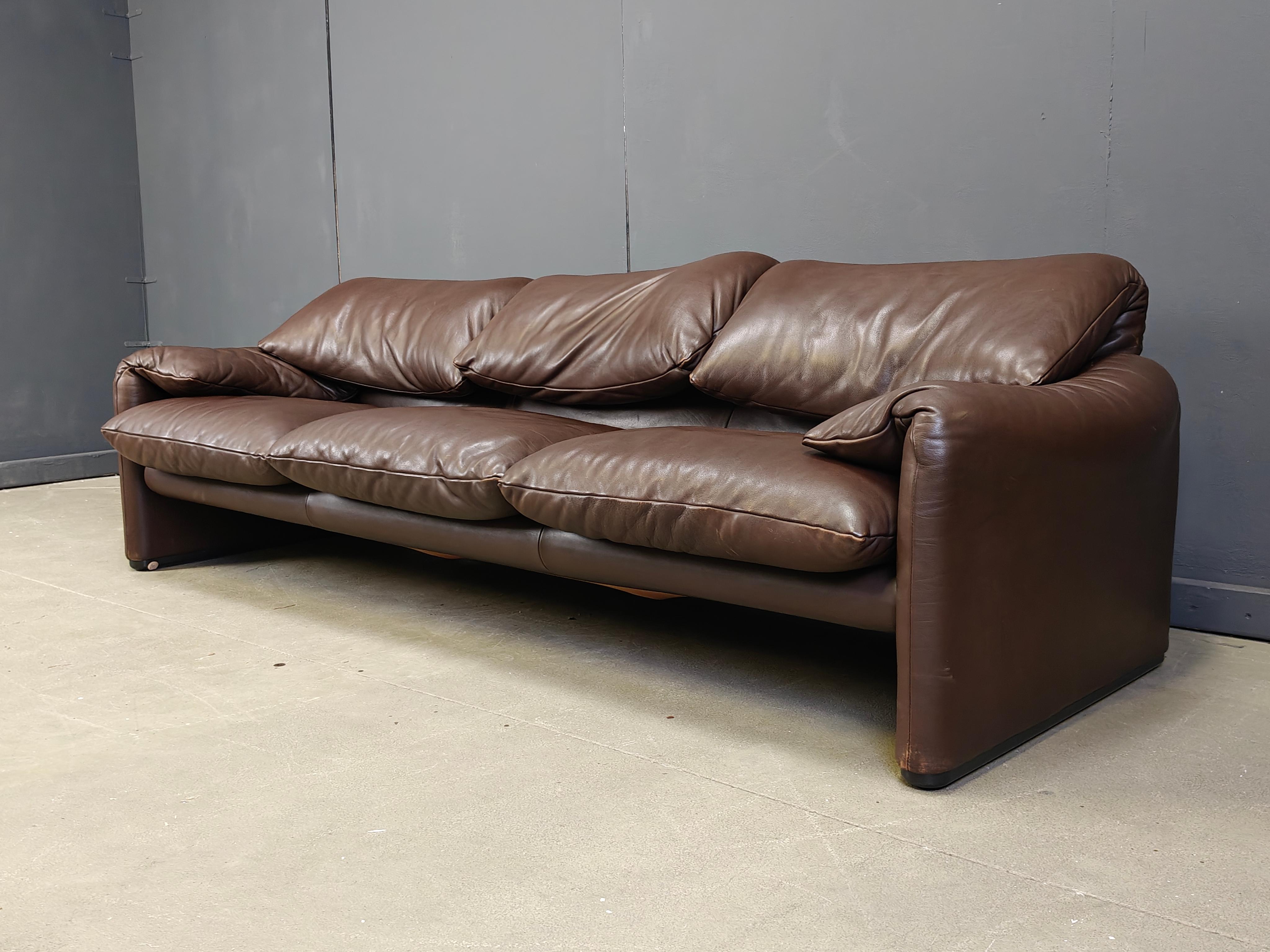 Juego de sofás de 3 plazas Maralunga de cuero vintage de Vico Magistretti para Cassina, 1973 en venta 2