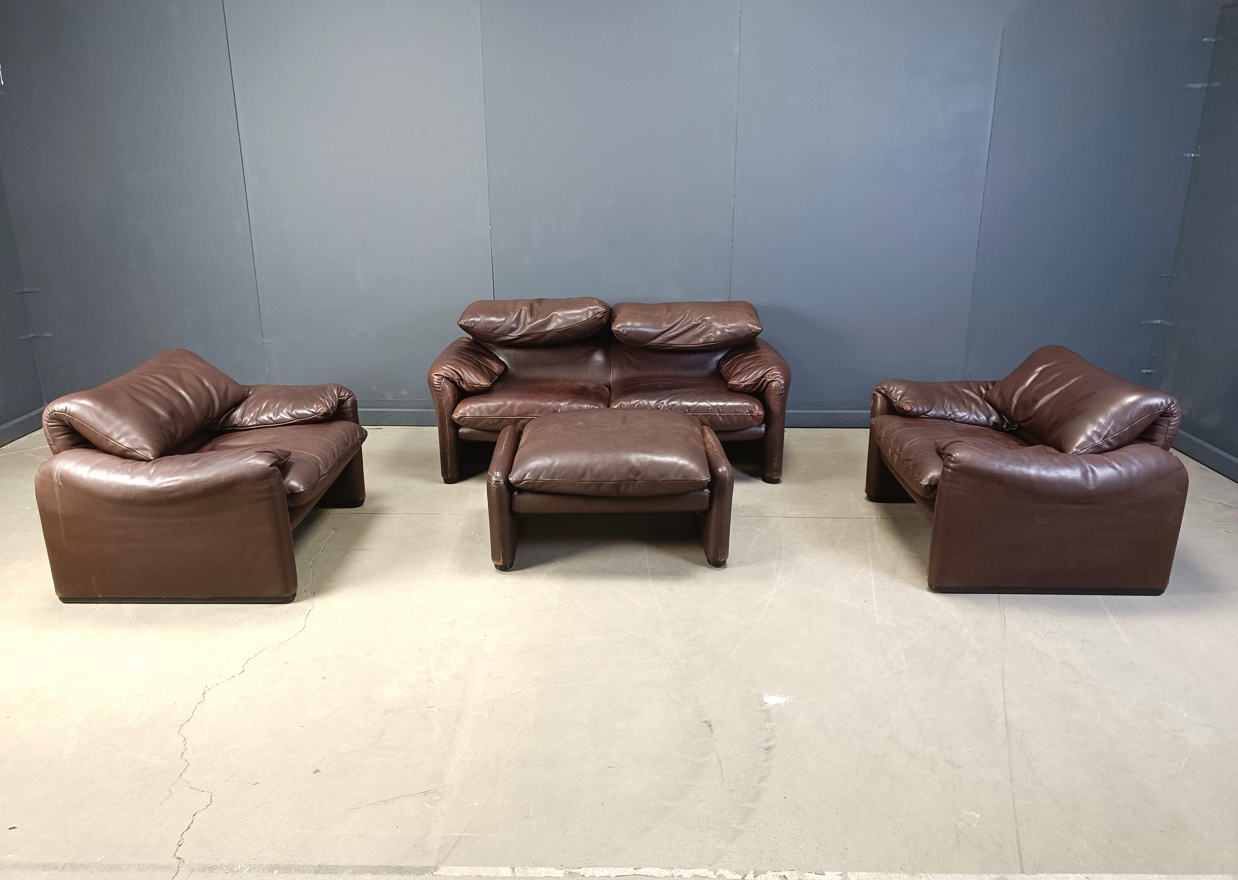 Juego de sofás Maralunga vintage de cuero de Vico Magistretti para Cassina, 1973 en venta 9