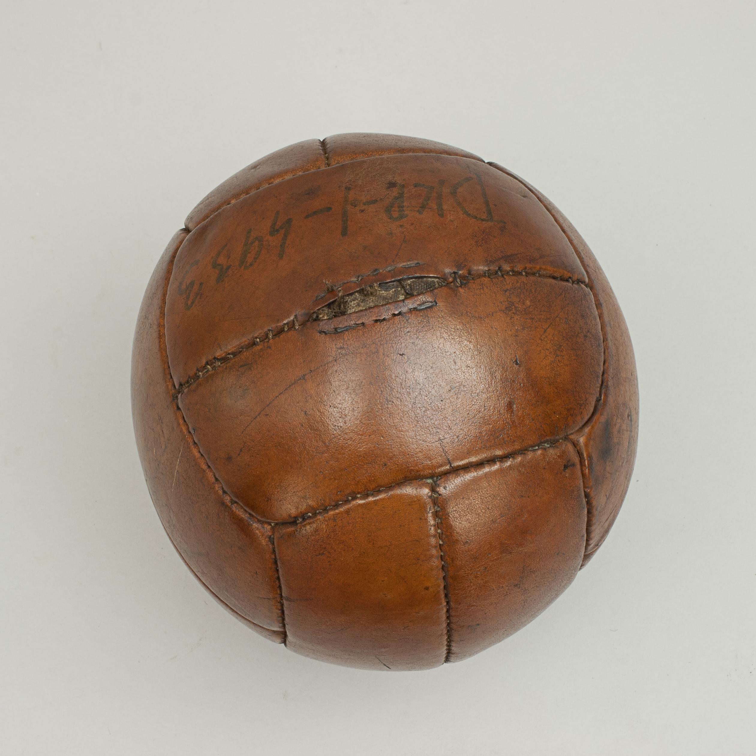 Vintage Leather Medicine Ball In Good Condition In Oxfordshire, GB