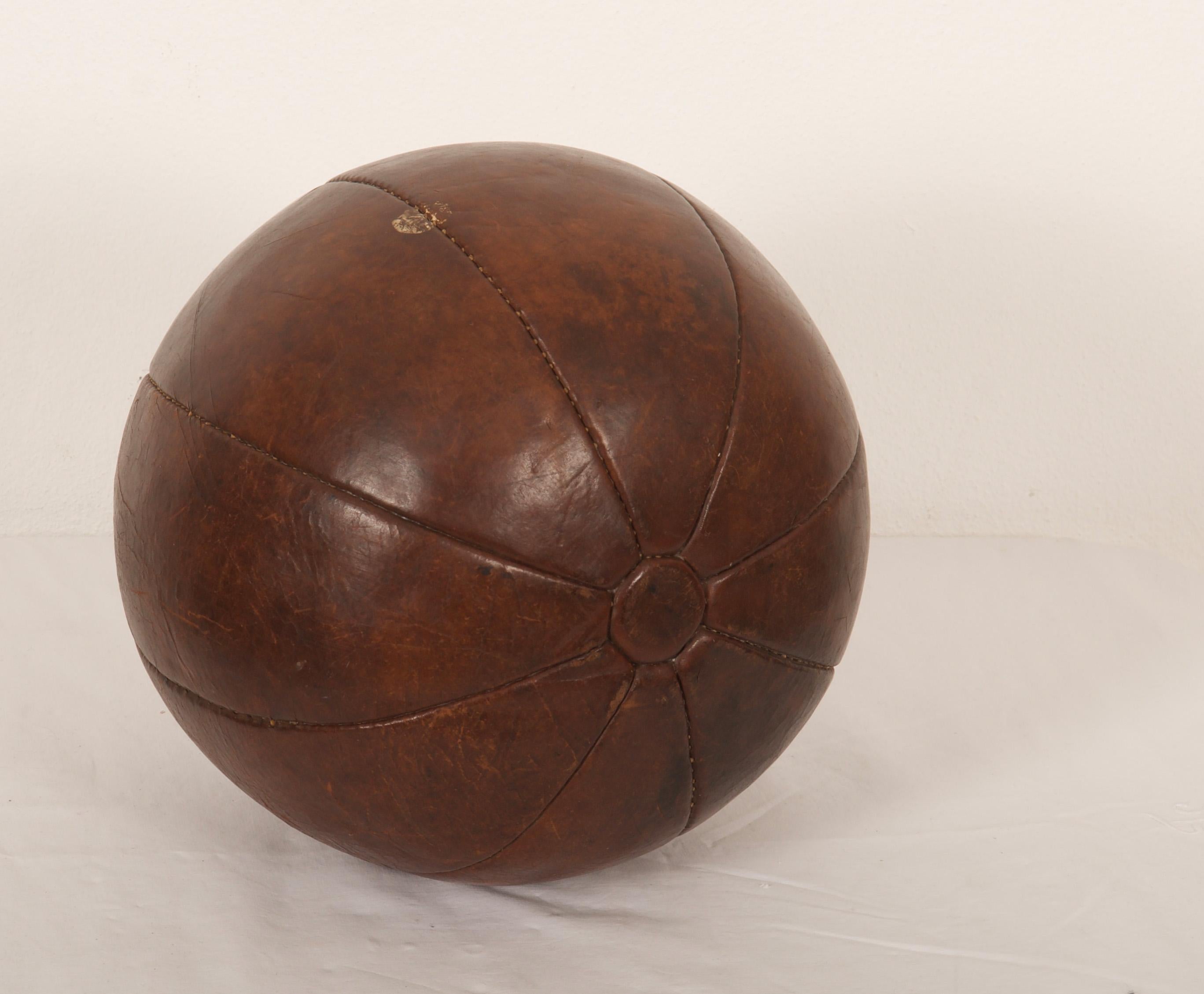 Vintage Leder Medizinball im Zustand „Gut“ im Angebot in Vienna, AT