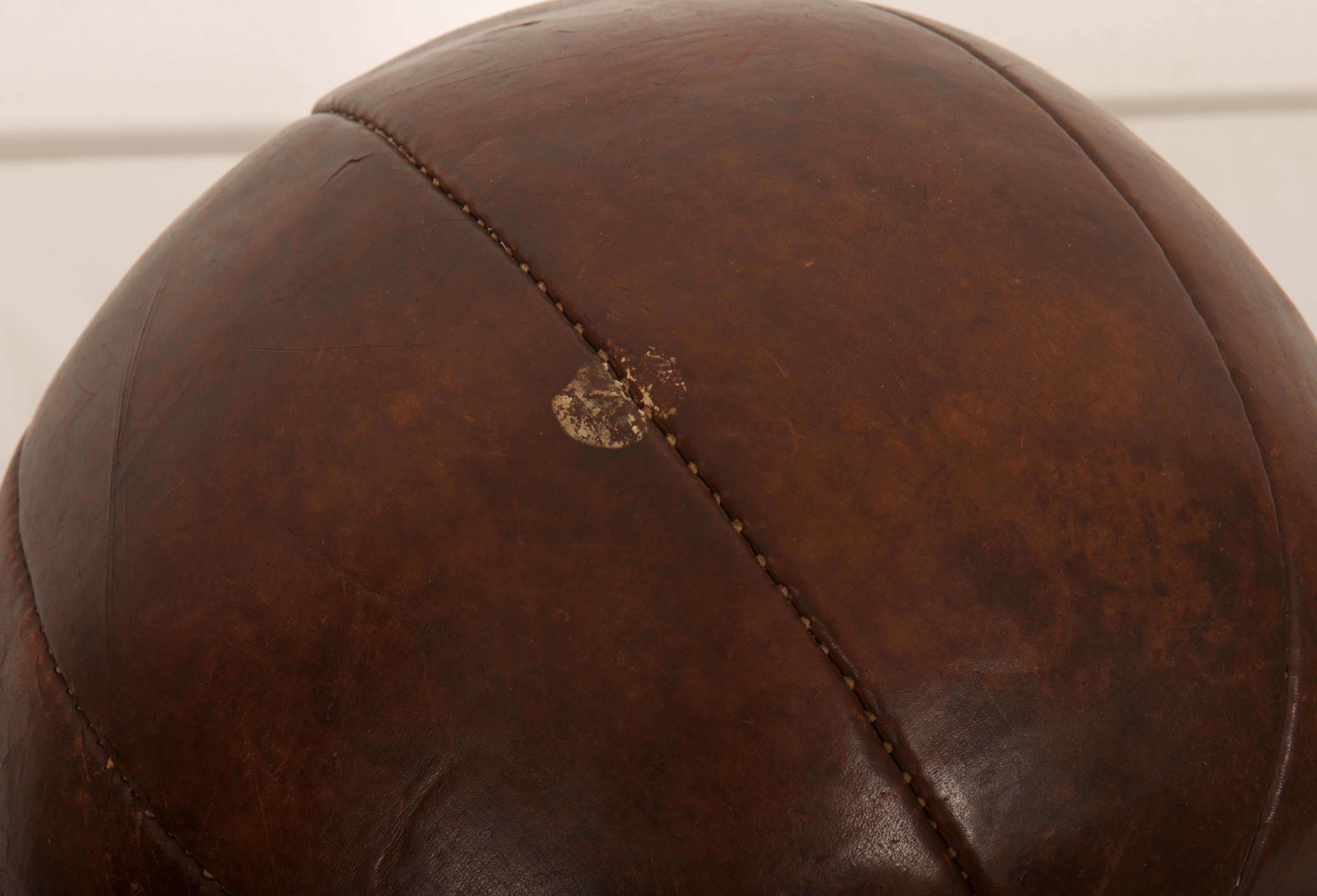 Vintage Leder Medizinball (Mitte des 20. Jahrhunderts) im Angebot