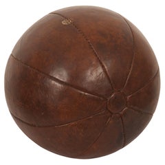 Ballon de médecine en cuir vintage