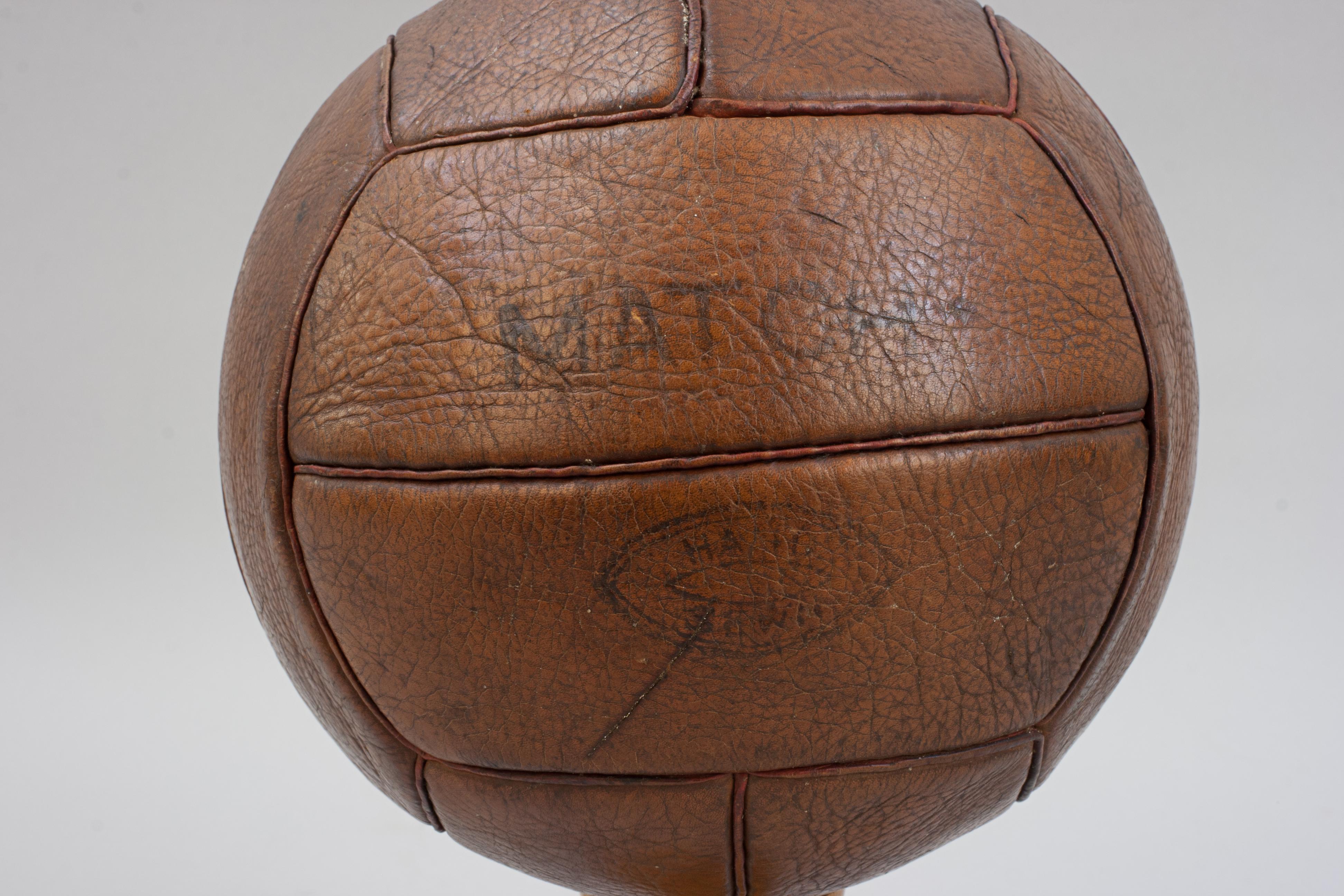 Netball de cuero vintage en venta 3