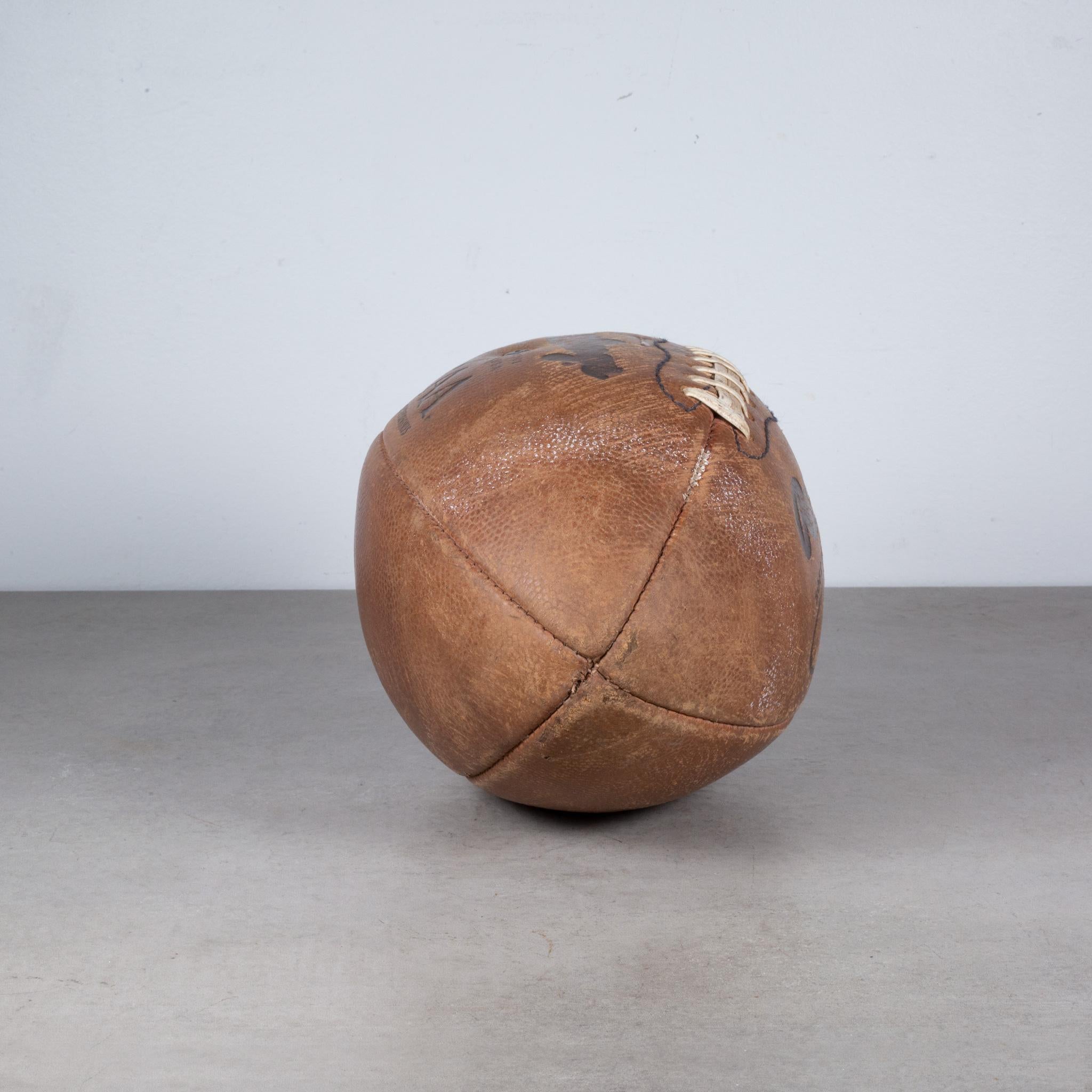 20ième siècle Football vintage Rawlings en cuir  (LIVRAISON GRATUITE) en vente