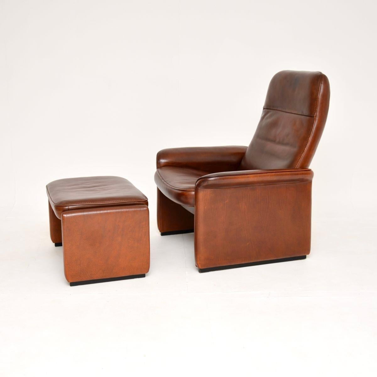 Mid-Century moderno Poltrona e sgabello reclinabili DS 50 in pelle vintage di De Sede in vendita