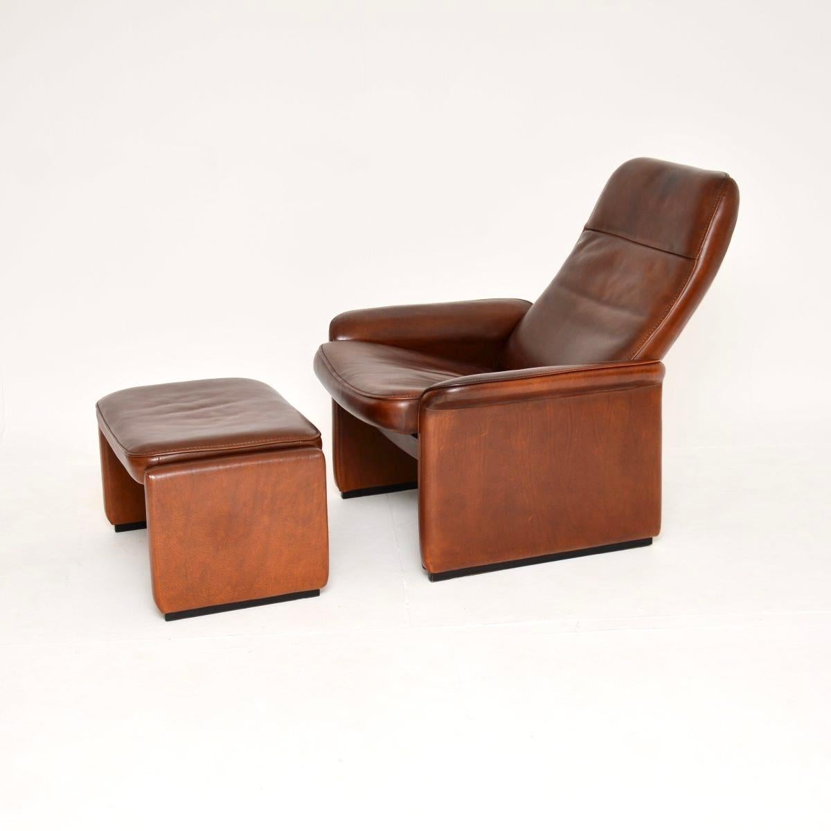 Svizzero Poltrona e sgabello reclinabili DS 50 in pelle vintage di De Sede in vendita