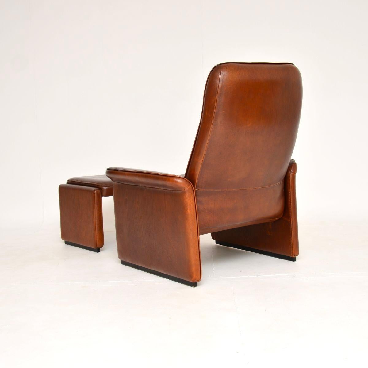 Poltrona e sgabello reclinabili DS 50 in pelle vintage di De Sede In condizioni buone in vendita a London, GB