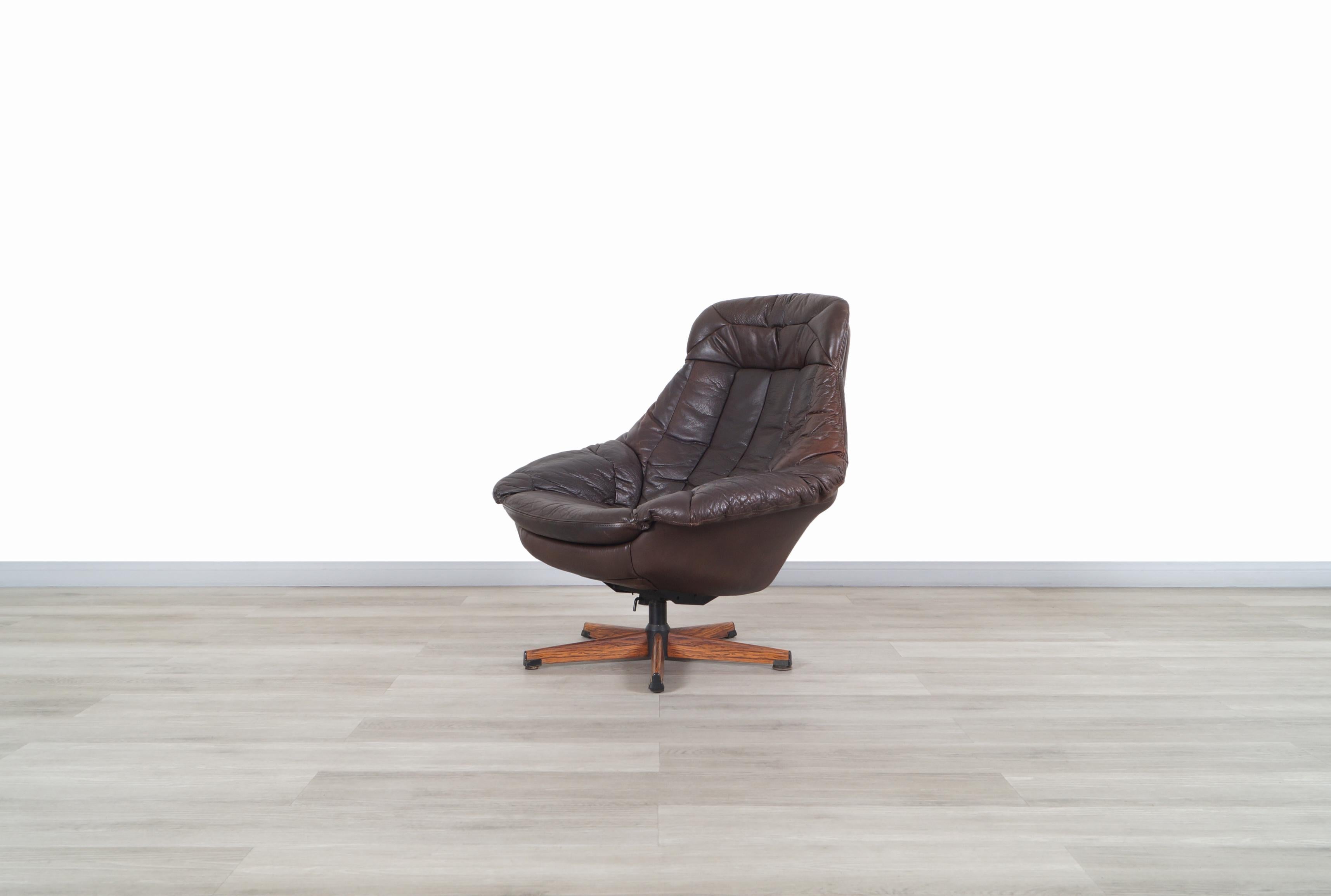Vintage Leather Reclining Swivel Lounge Chair by H.W. Klein for Bramin 4