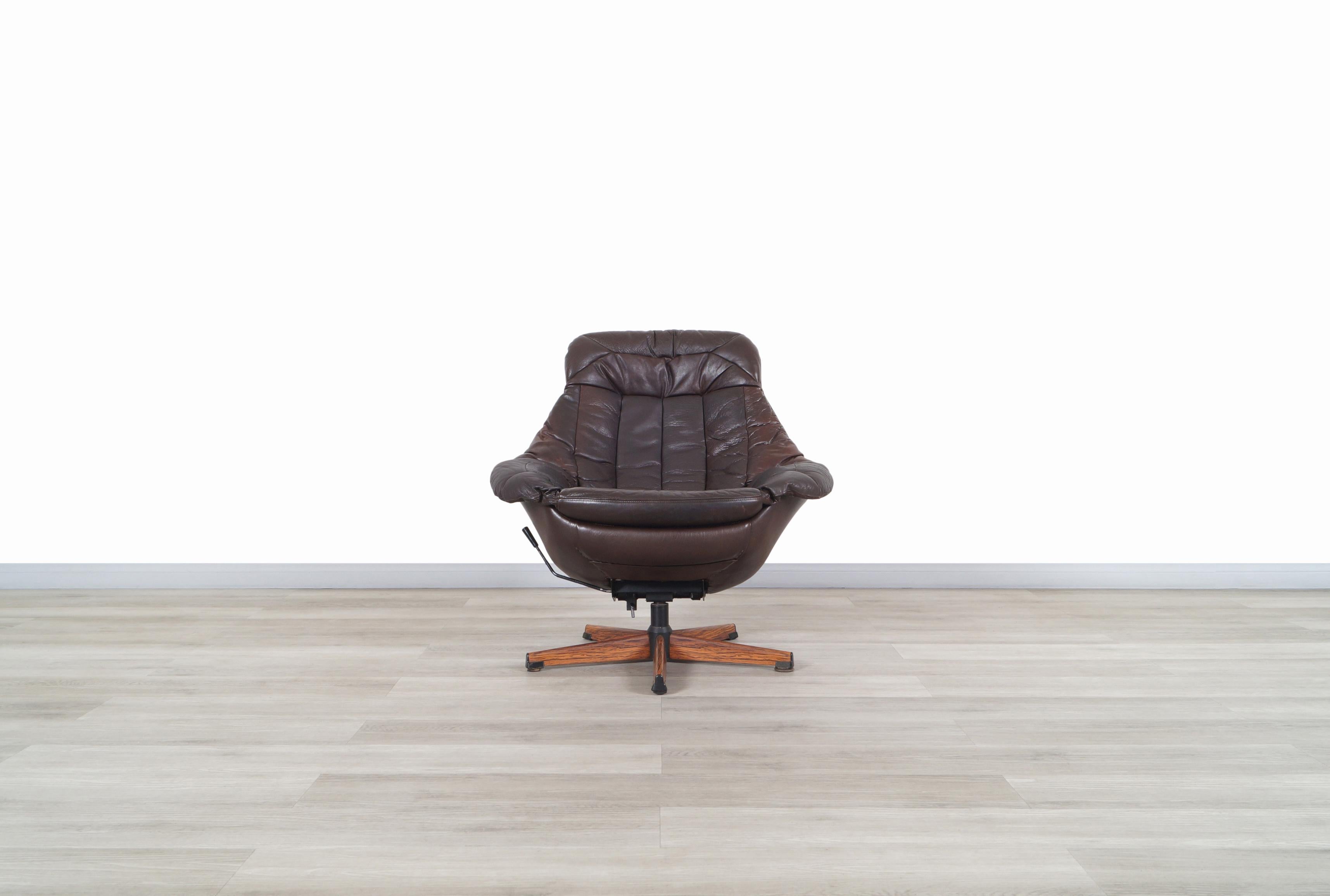 Vintage Leather Reclining Swivel Lounge Chair by H.W. Klein for Bramin 7