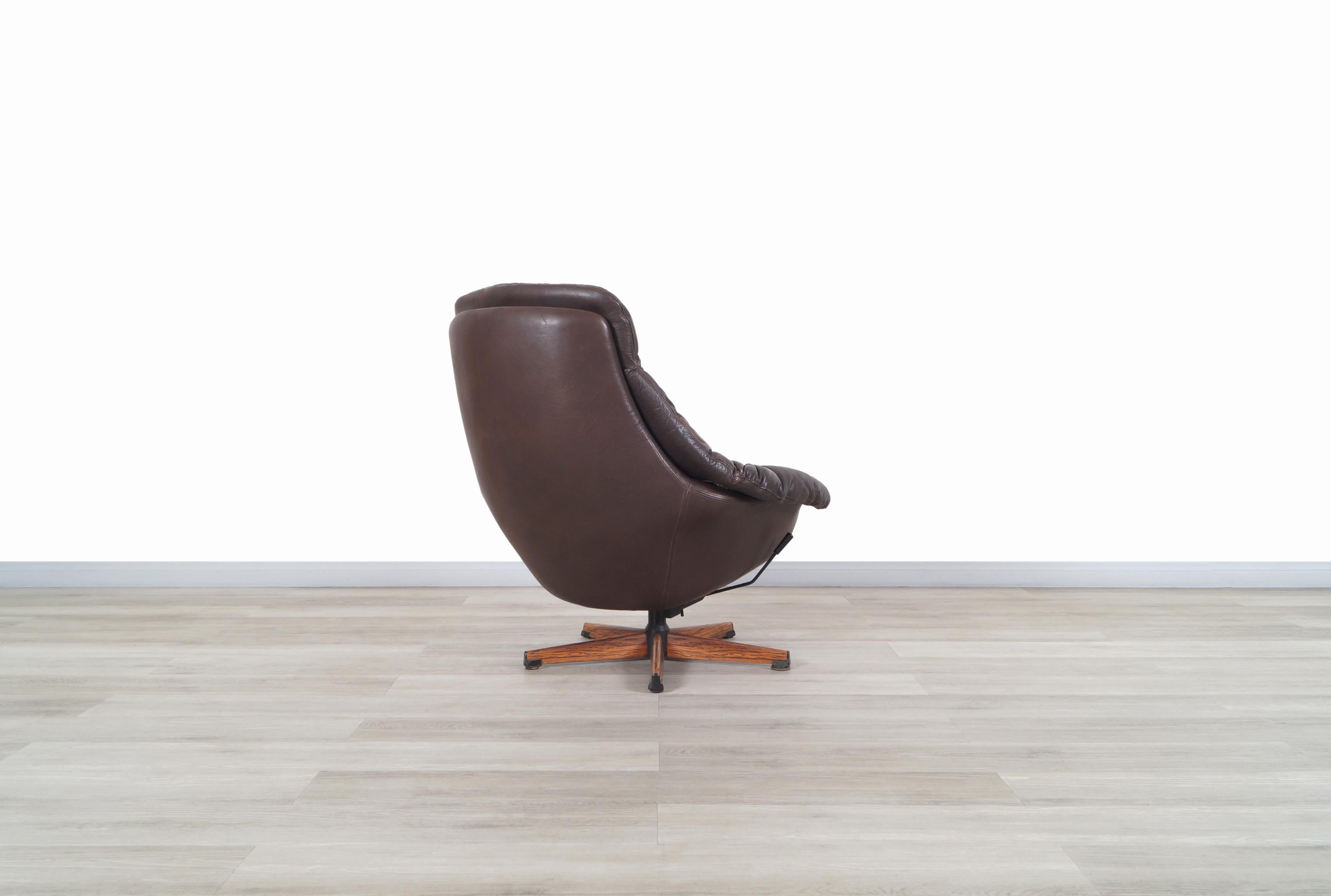Mid-20th Century Vintage Leather Reclining Swivel Lounge Chair by H.W. Klein for Bramin
