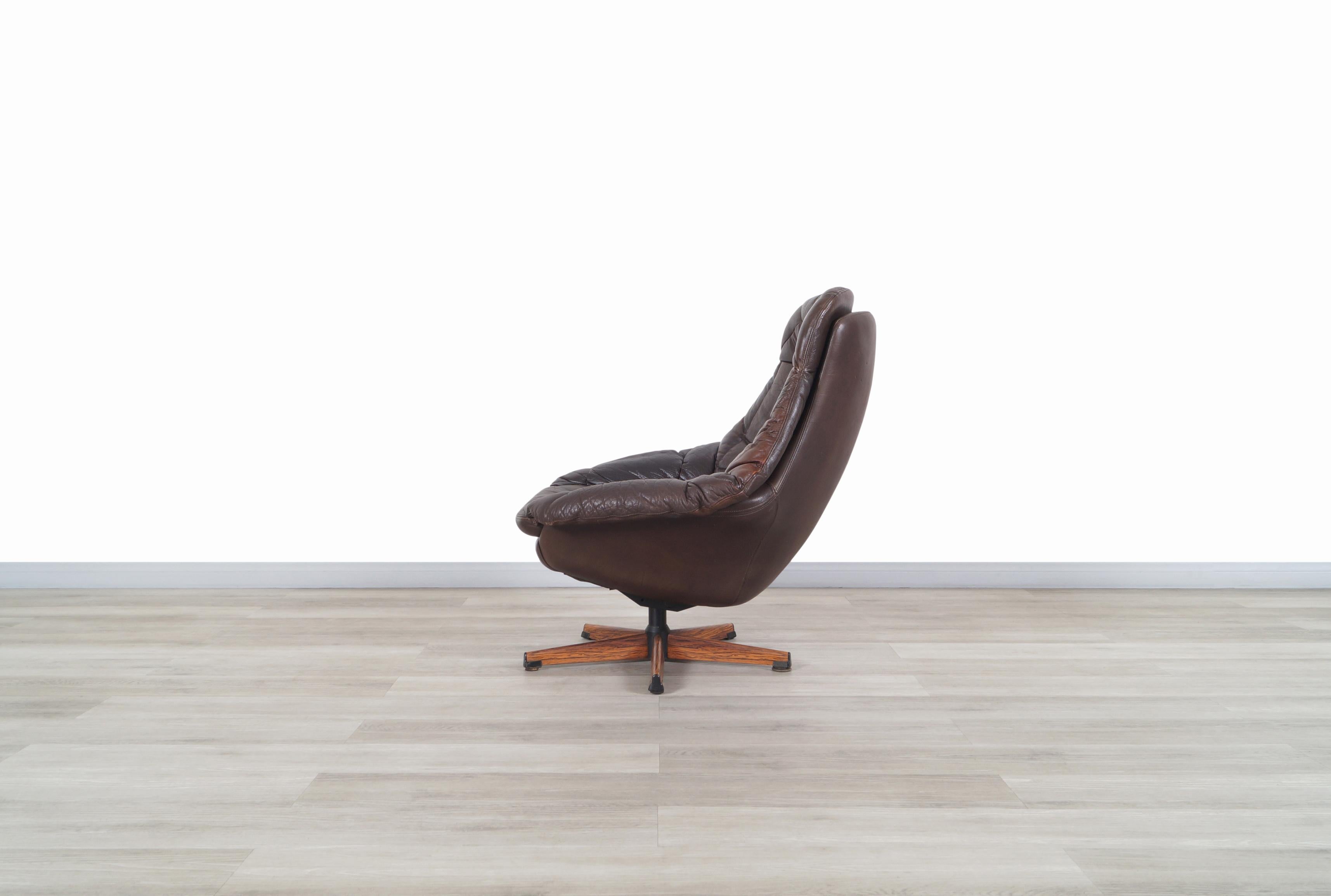 Vintage Leather Reclining Swivel Lounge Chair by H.W. Klein for Bramin 2