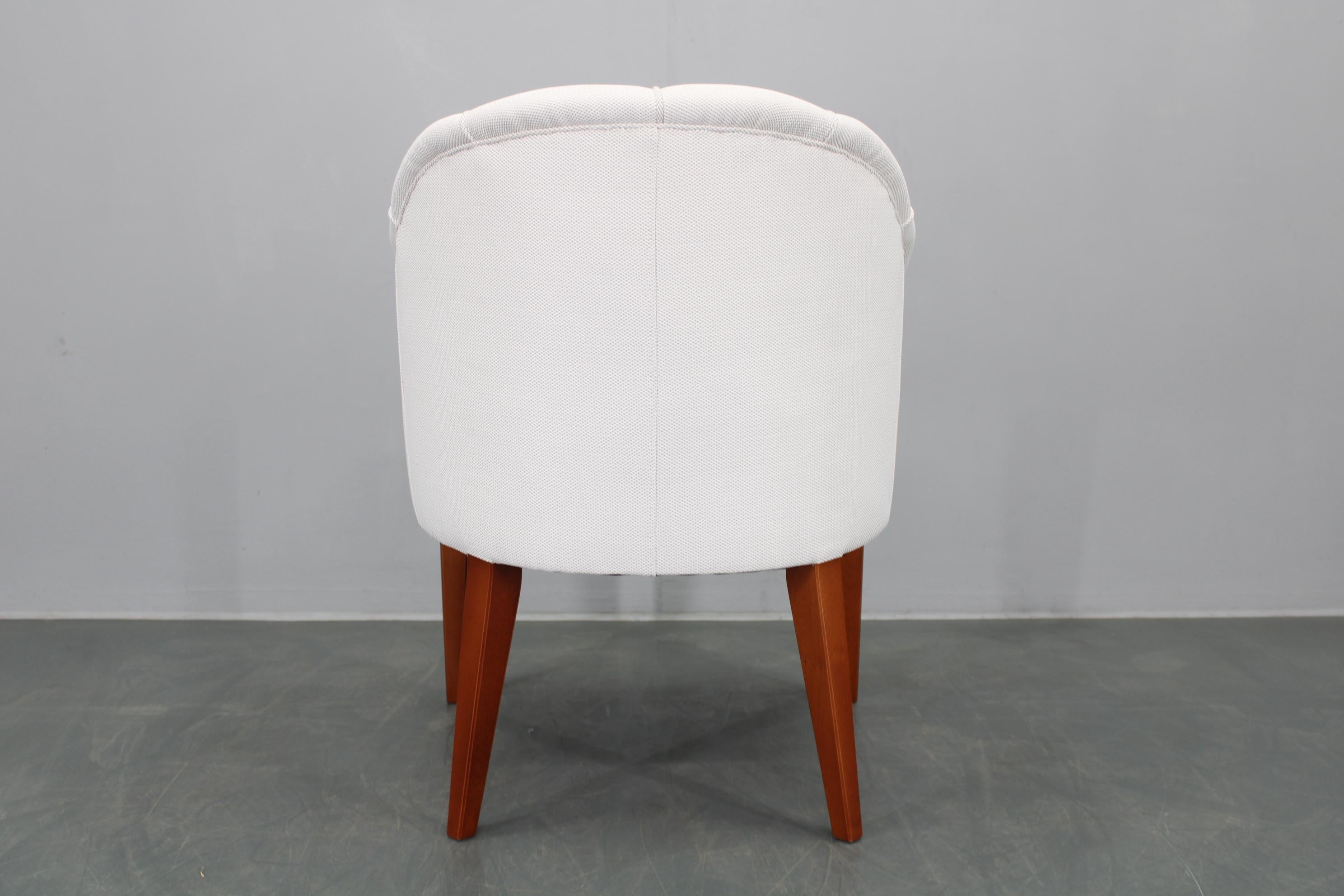 Restaurierter Ledersessel im Vintage-Stil, Tschechoslowakei im Angebot 6