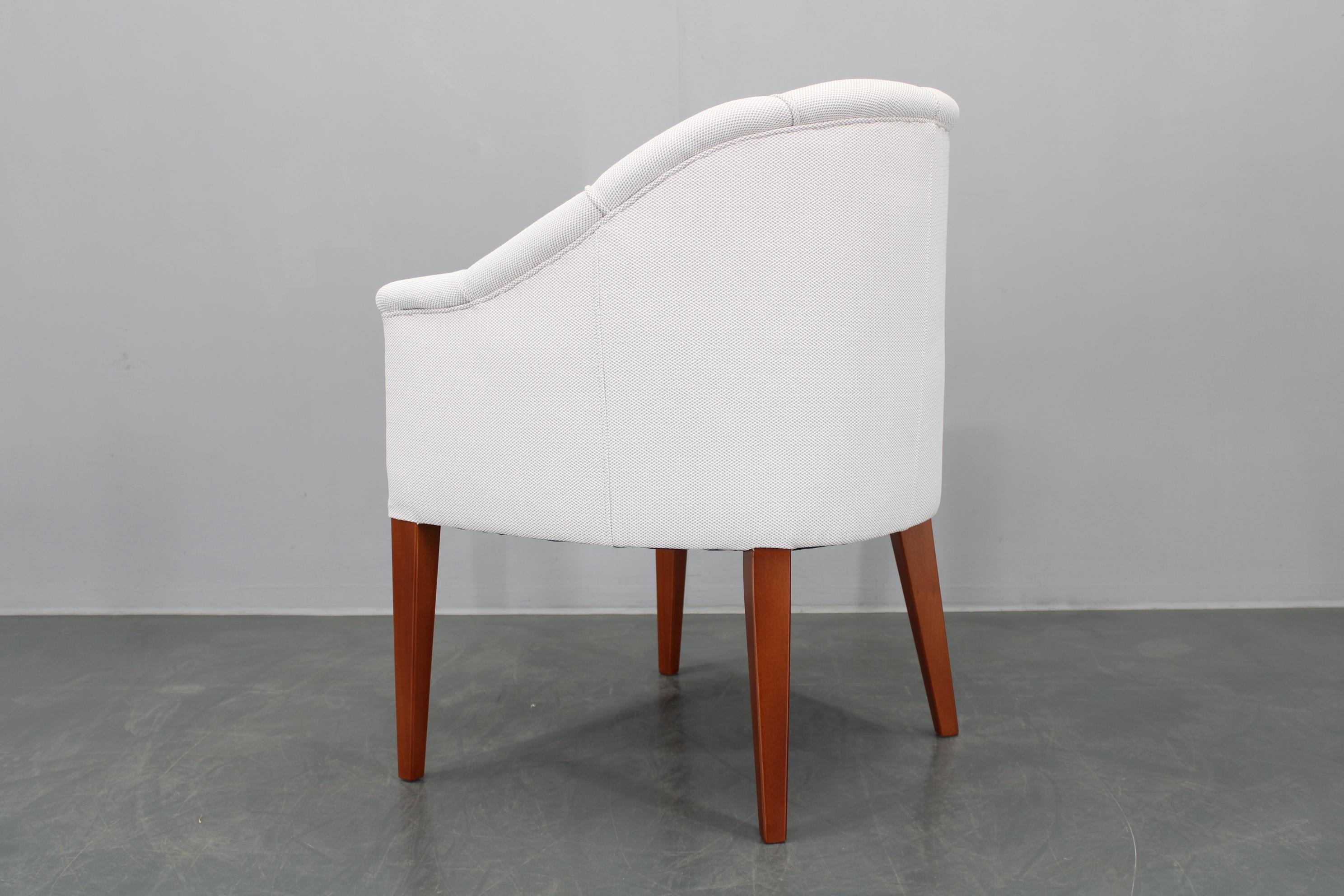 Restaurierter Ledersessel im Vintage-Stil, Tschechoslowakei im Angebot 7
