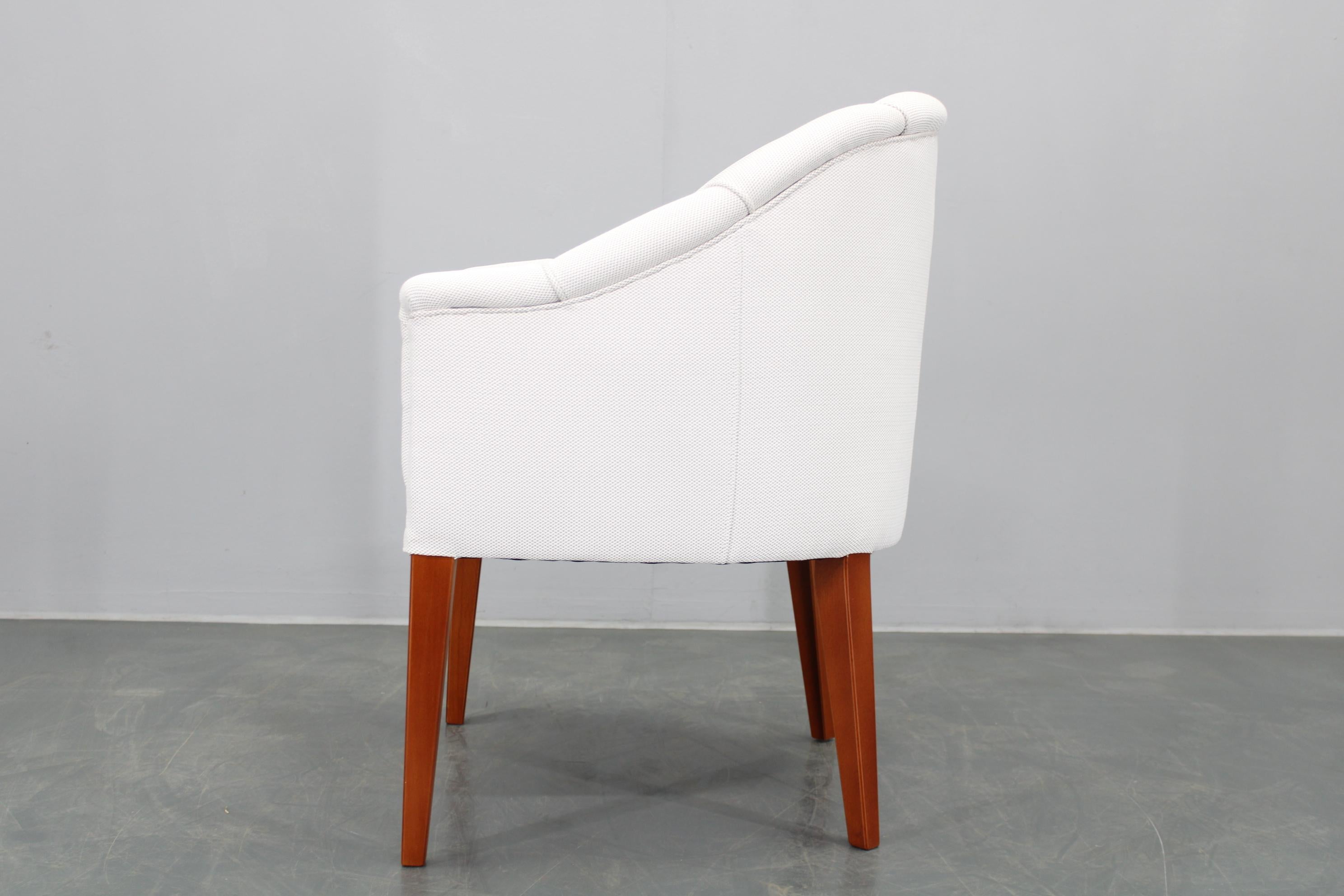 Restaurierter Ledersessel im Vintage-Stil, Tschechoslowakei im Angebot 8