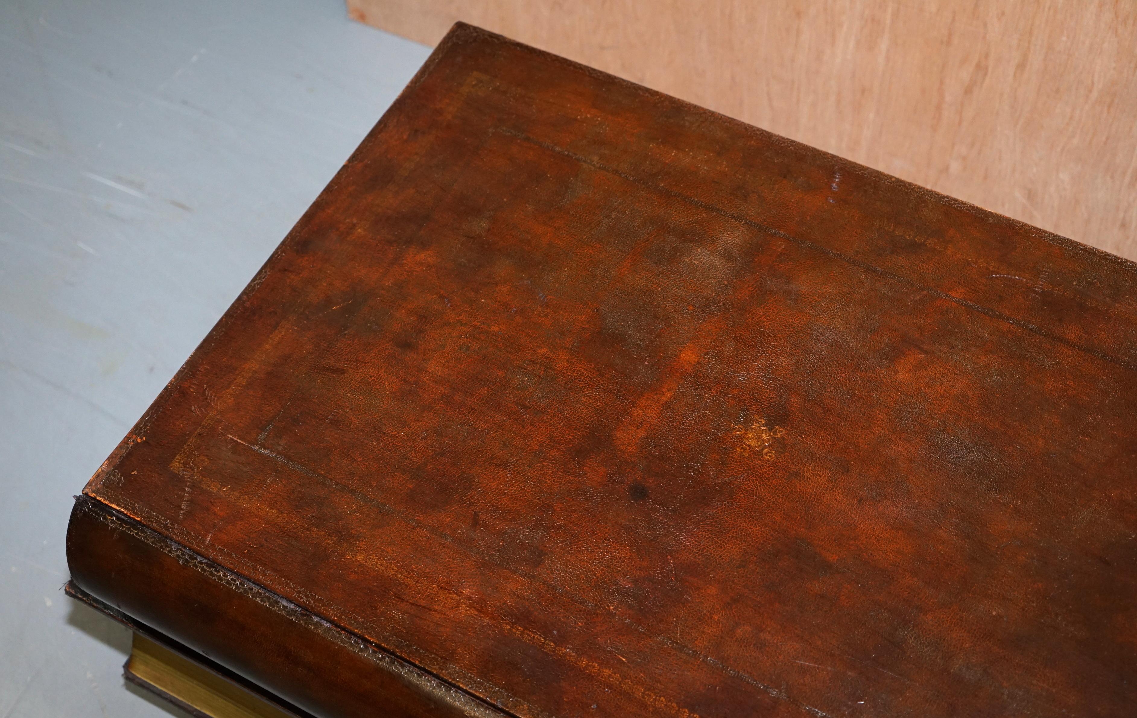 coffee table that looks like books