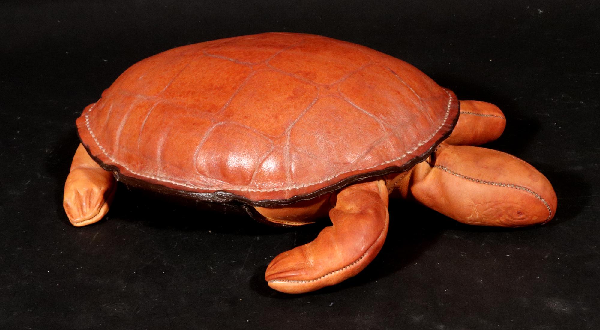 Mid-Century Modern Vintage Leather Small Model of a Seal, 1960s-70s For Sale