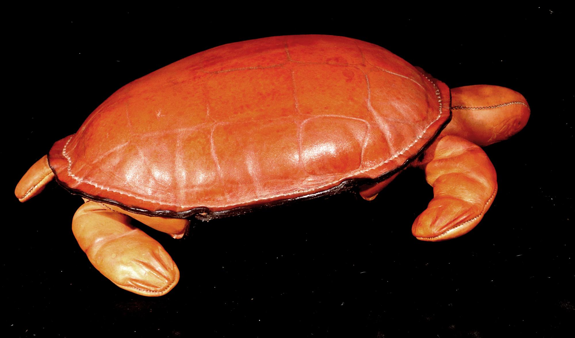 English Vintage Leather Small Model of a Seal, 1960s-70s For Sale