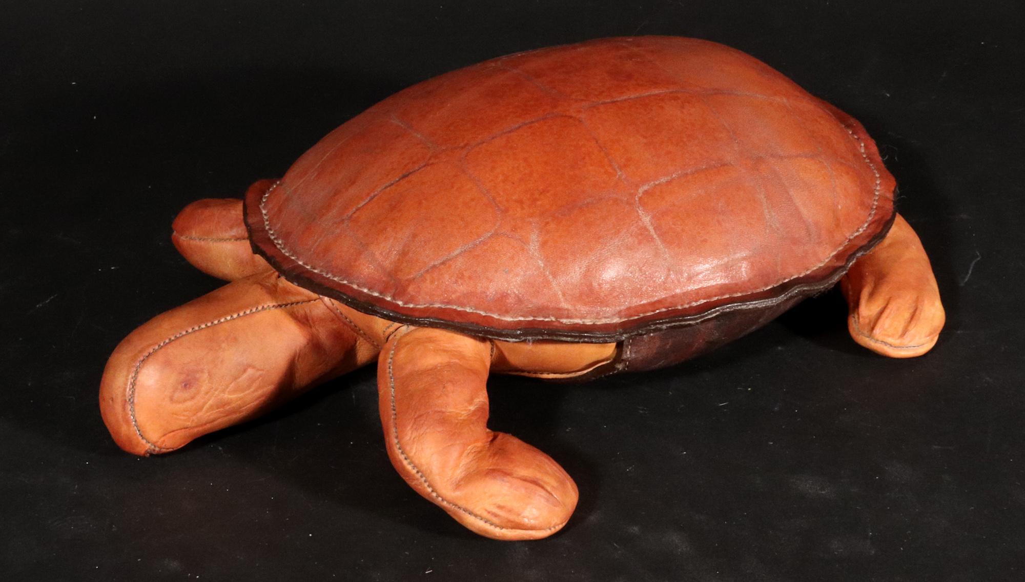 Vintage Leather Small Model of a Seal, 1960s-70s For Sale 2