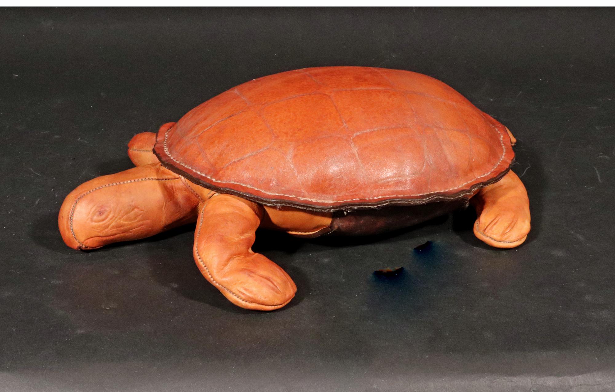 Vintage Leather Small Model of a Seal, 1960s-70s For Sale 3