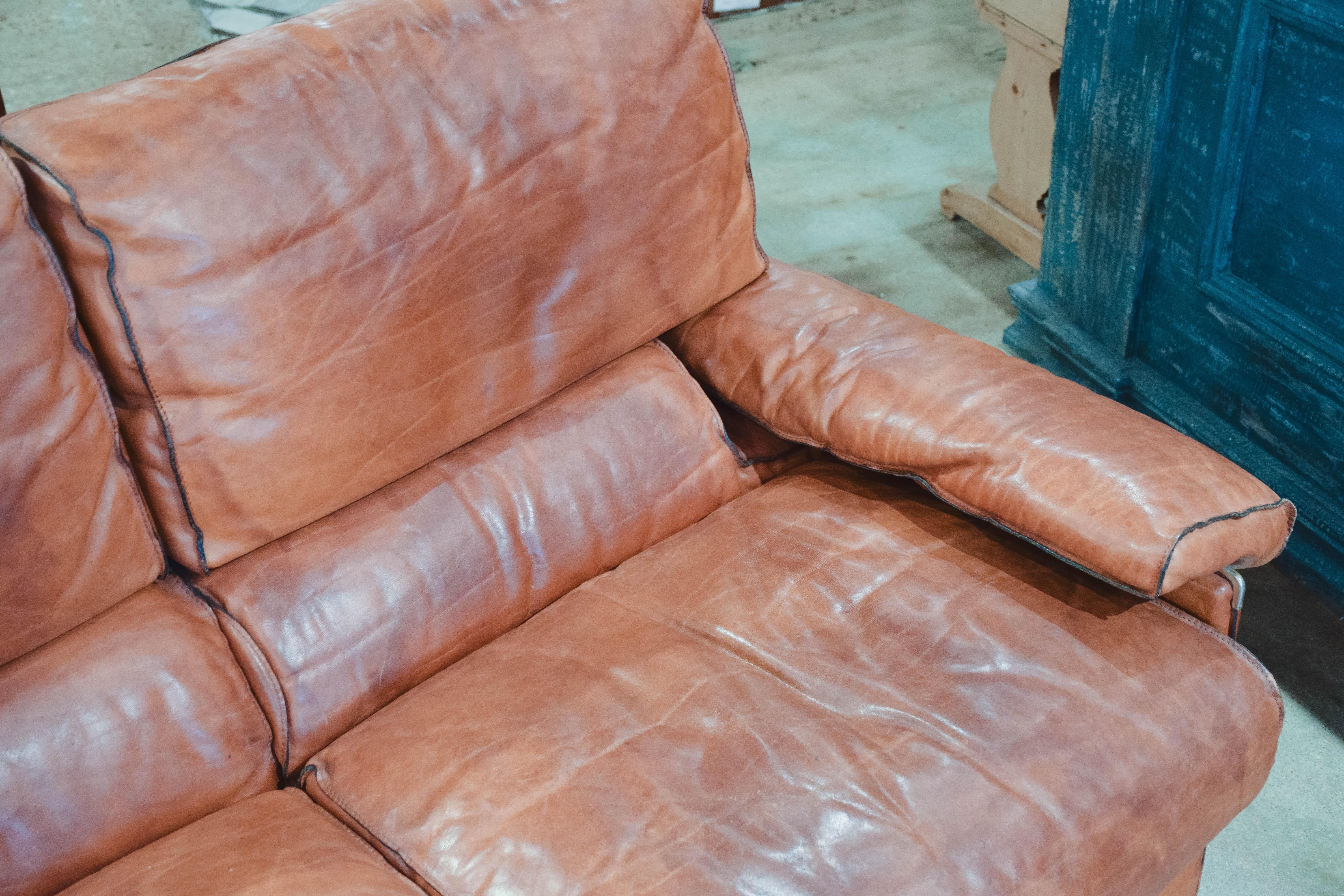 Vintage Leather Sofa in the Style of Arcon 3