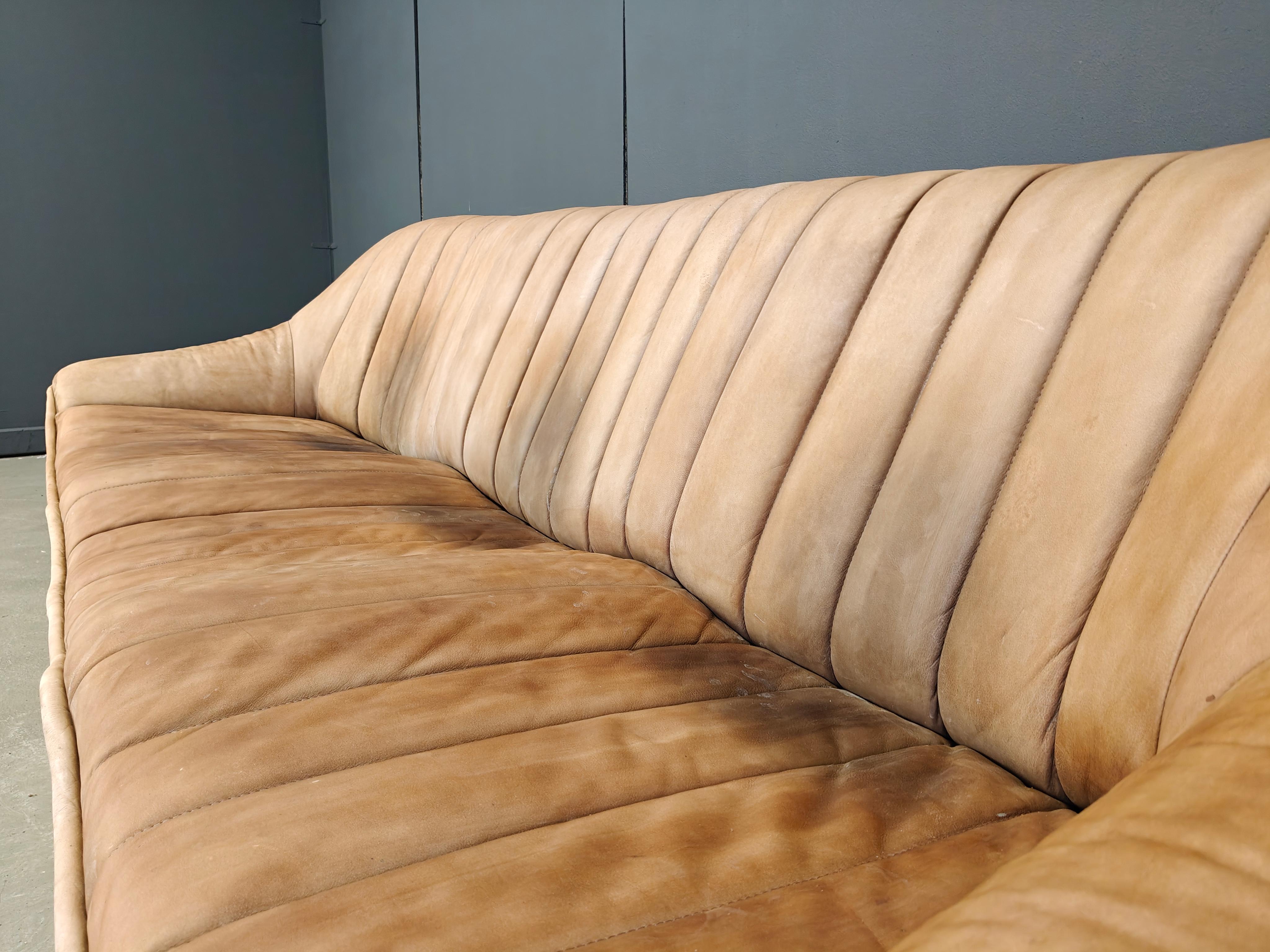 Vintage leather sofa set, 1960s In Good Condition For Sale In Leuven, Vlaams Gewest