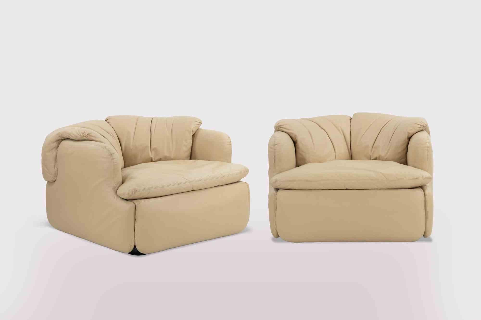 Outstanding leather sofa set 