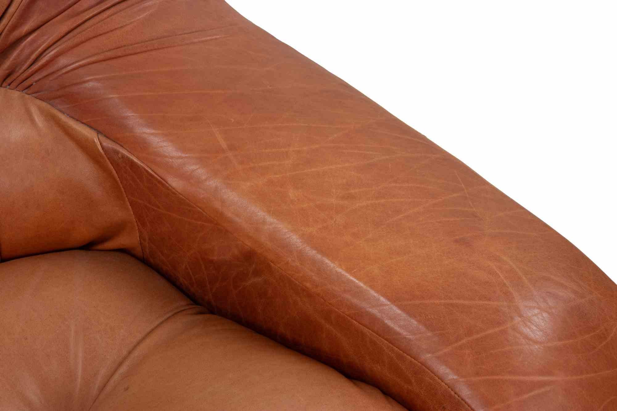 Vintage Leather Sofa Set in the style of Giuseppe Munari, Italy, 1970s For Sale 4
