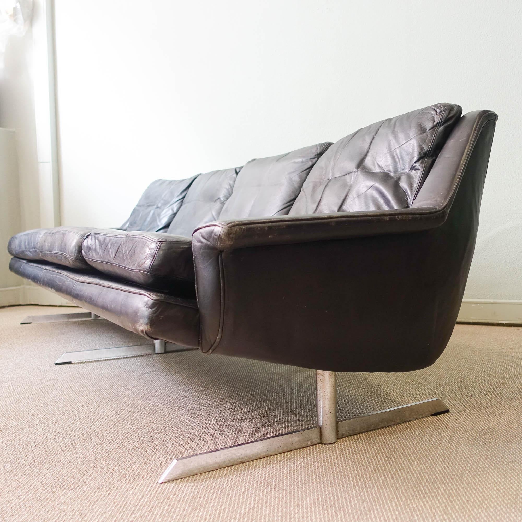 Mid-20th Century Vintage leather sofa with 4 seats by Werner Langenfeld for ESA Møbelværk  1960's