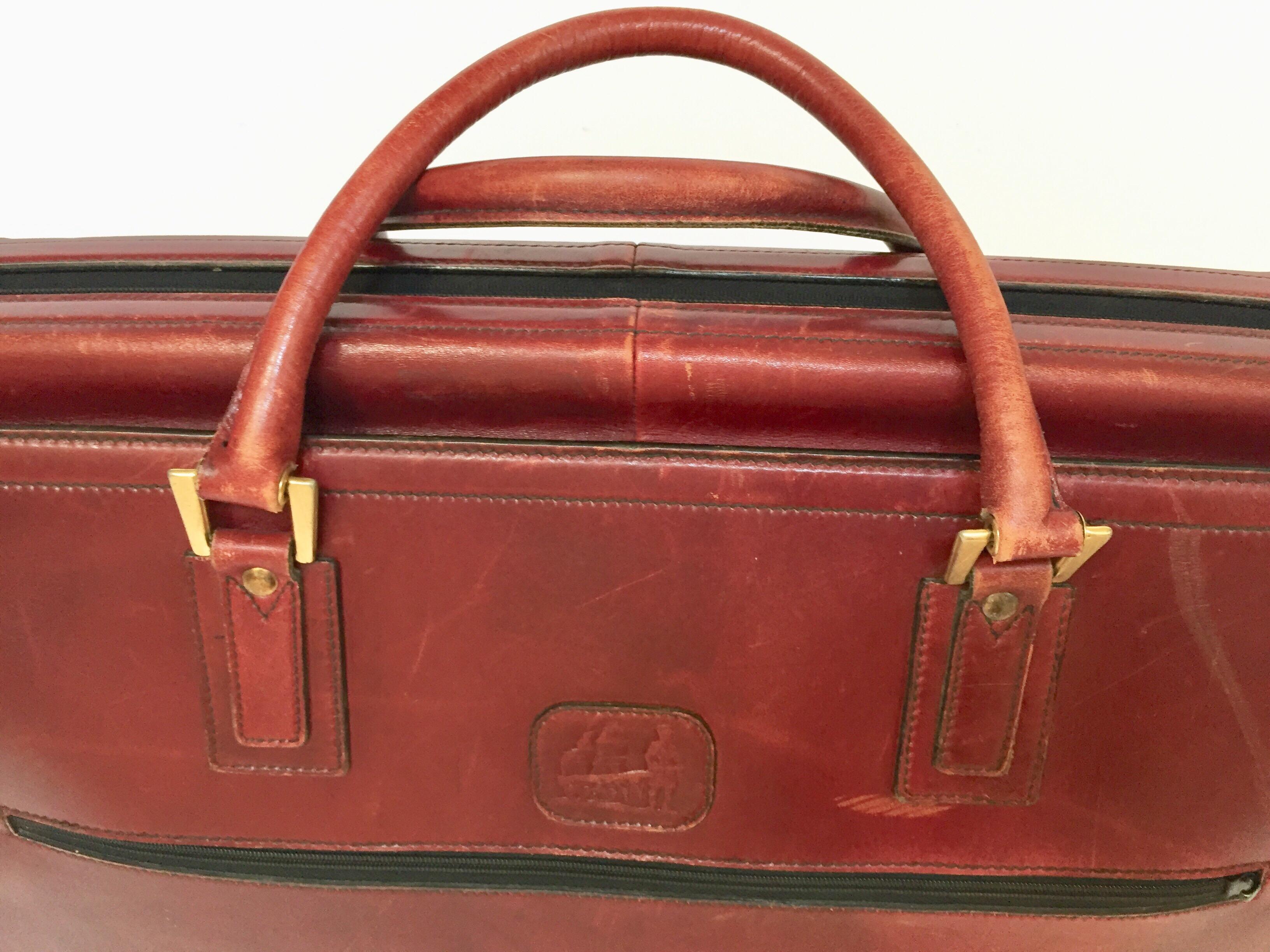 Vintage-Gepäcktasche aus Leder „La Bagagerie Paris“ in Burgunderrot und Bordeaux im Angebot 5