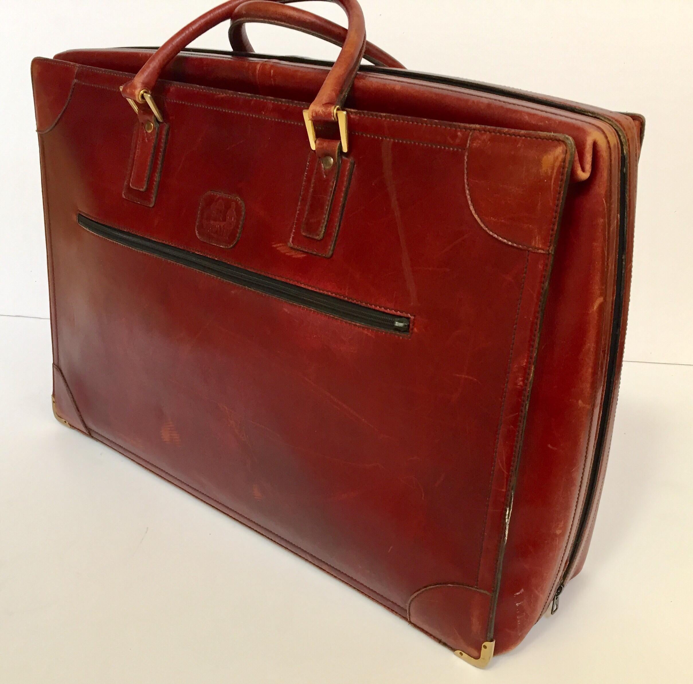 Vintage-Gepäcktasche aus Leder „La Bagagerie Paris“ in Burgunderrot und Bordeaux im Angebot 7