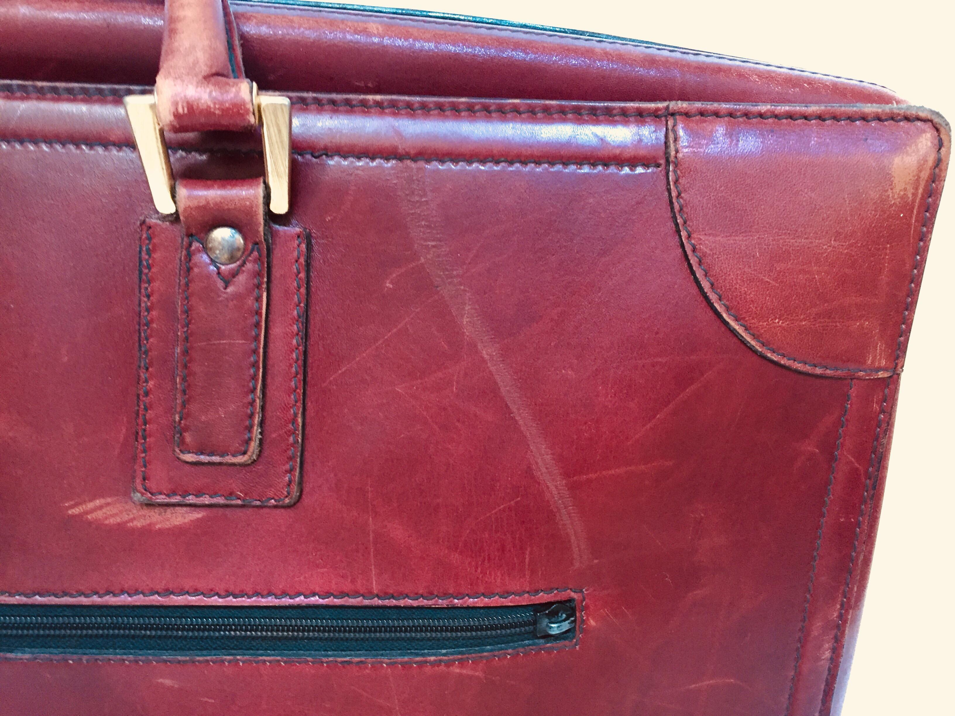 Vintage-Gepäcktasche aus Leder „La Bagagerie Paris“ in Burgunderrot und Bordeaux Herren im Angebot