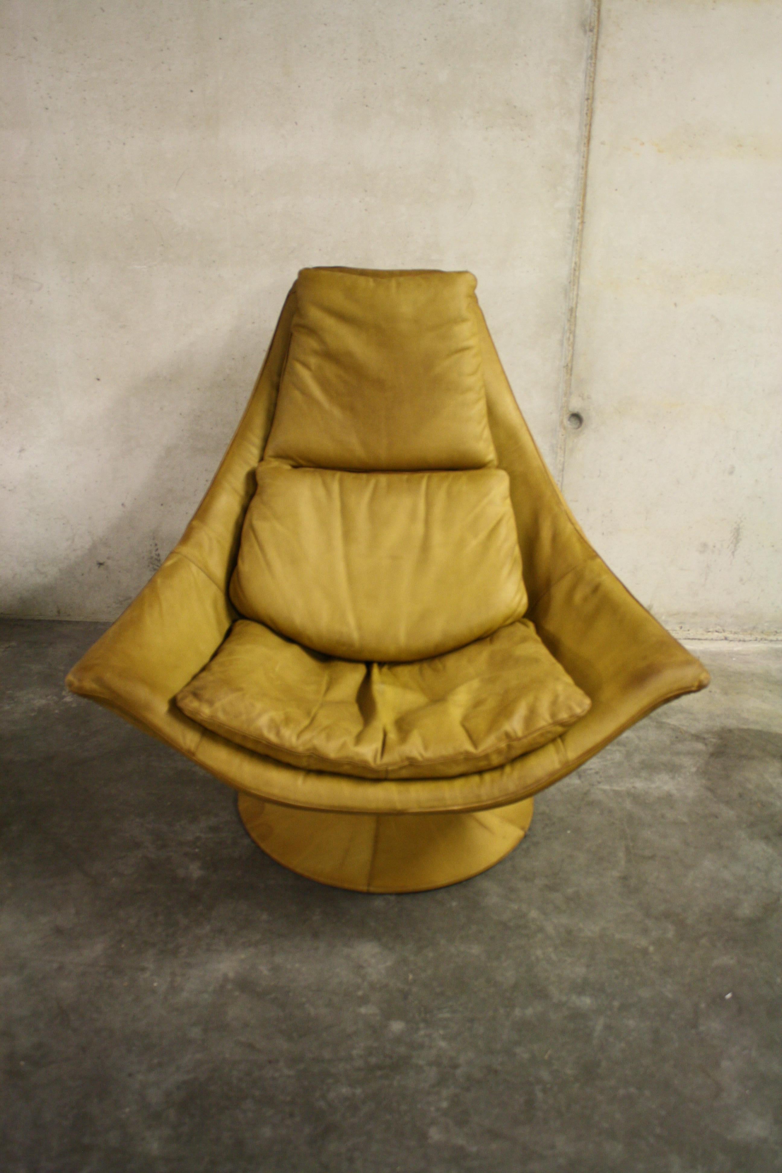Vintage Leather Swivel Chair and Ottoman by Gerard Van Den Berg, 1970s 5